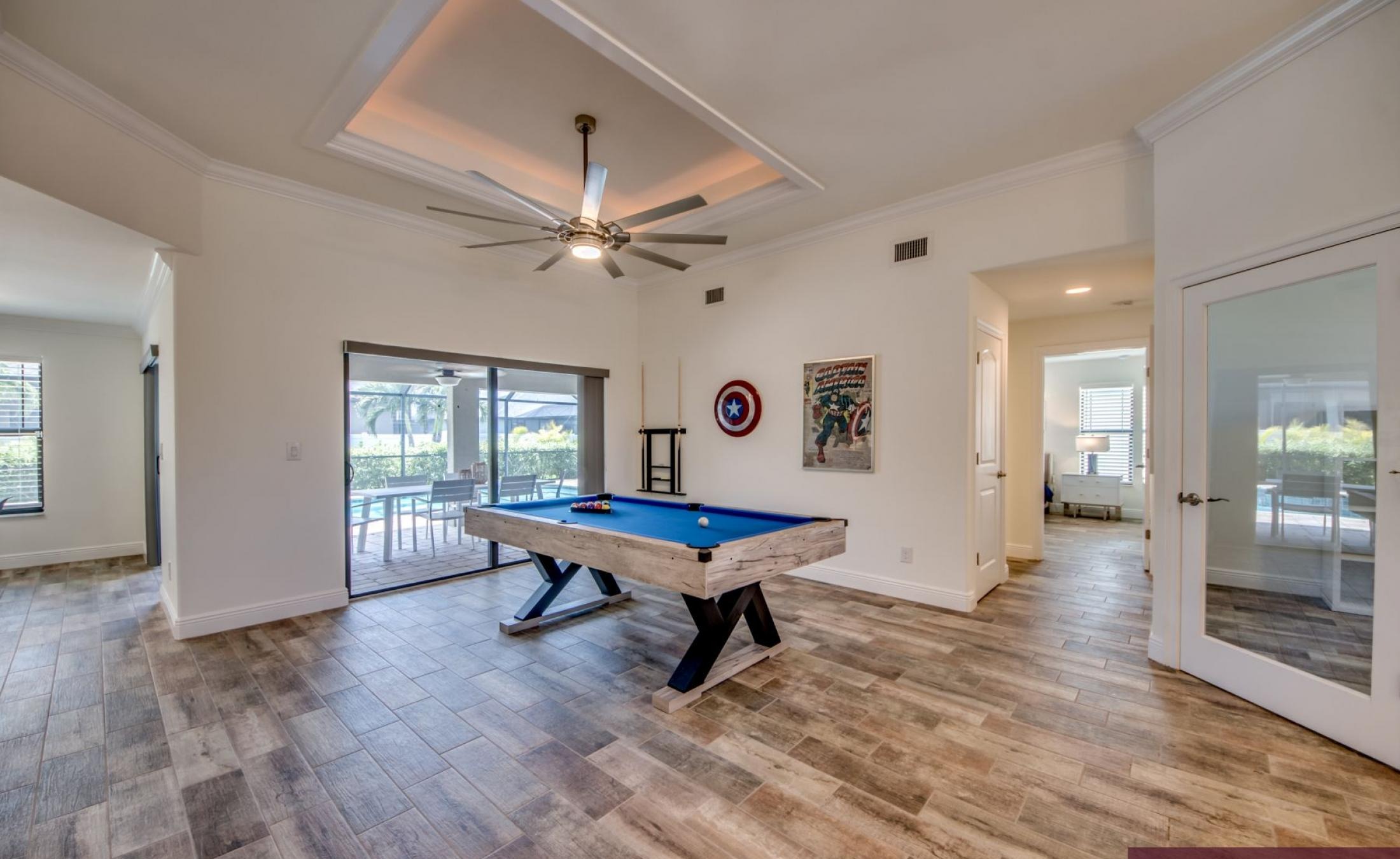 Beheizter Pool mit Spa im privaten Außenbereich der Villa.