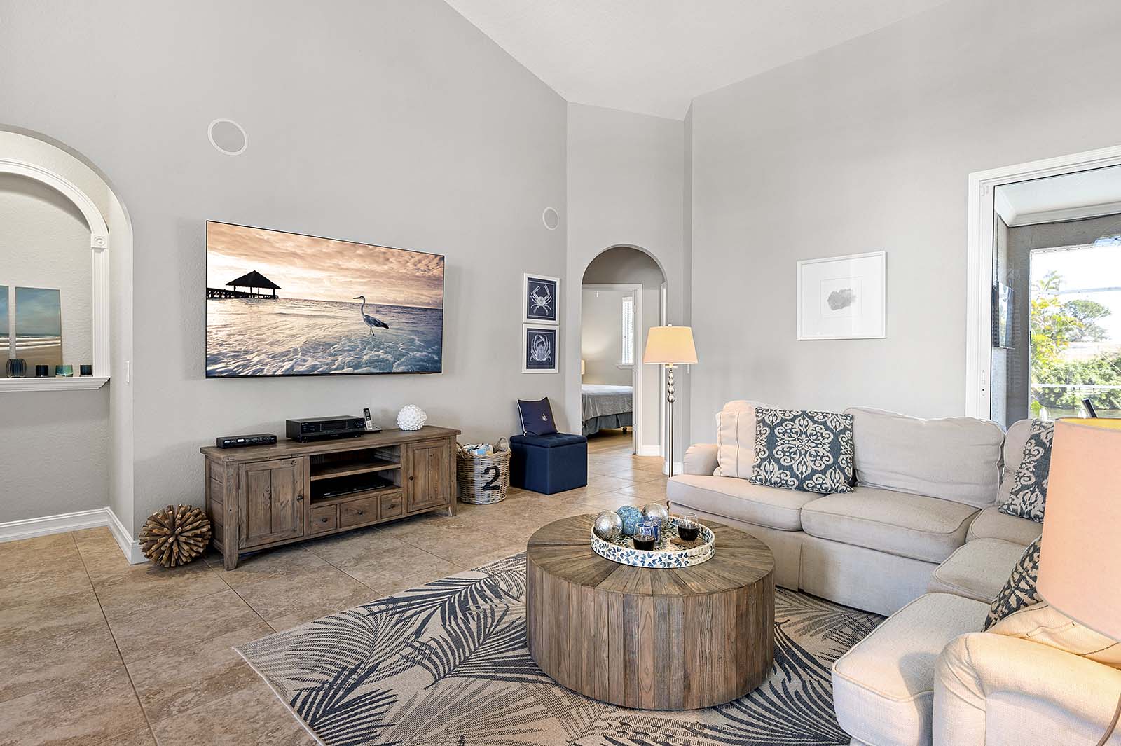 Lanai mit Terrasse und Grillbereich am Kanal.