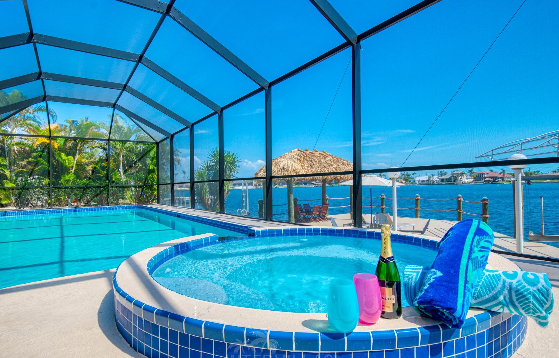 Ferienhaus Cape Coral Waterfront, Salzwasserpool+Spa,Tiki-Hut