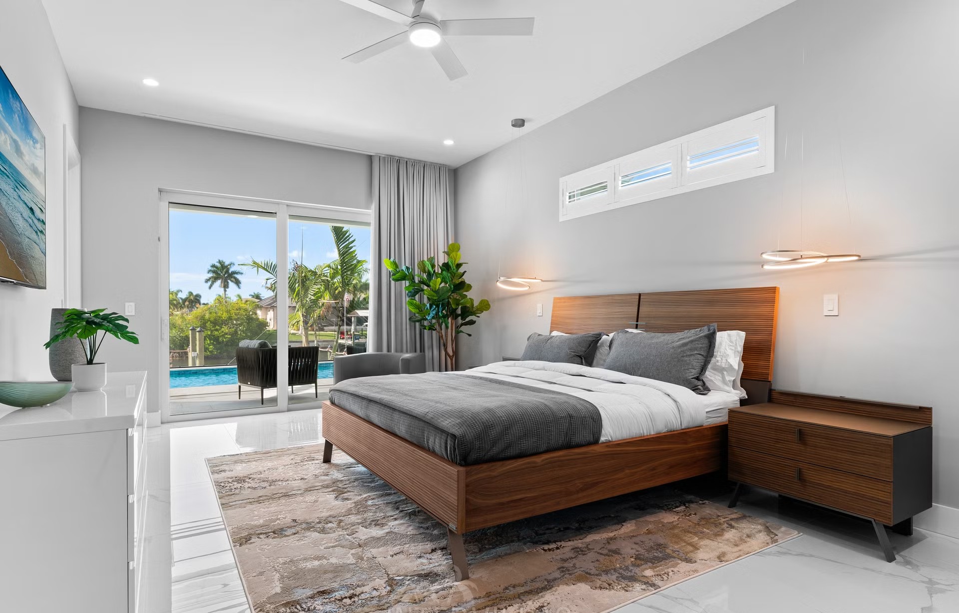 Moderne Waterfront-Villa am Kanal mit Bootsanleger und Gulf-Access.