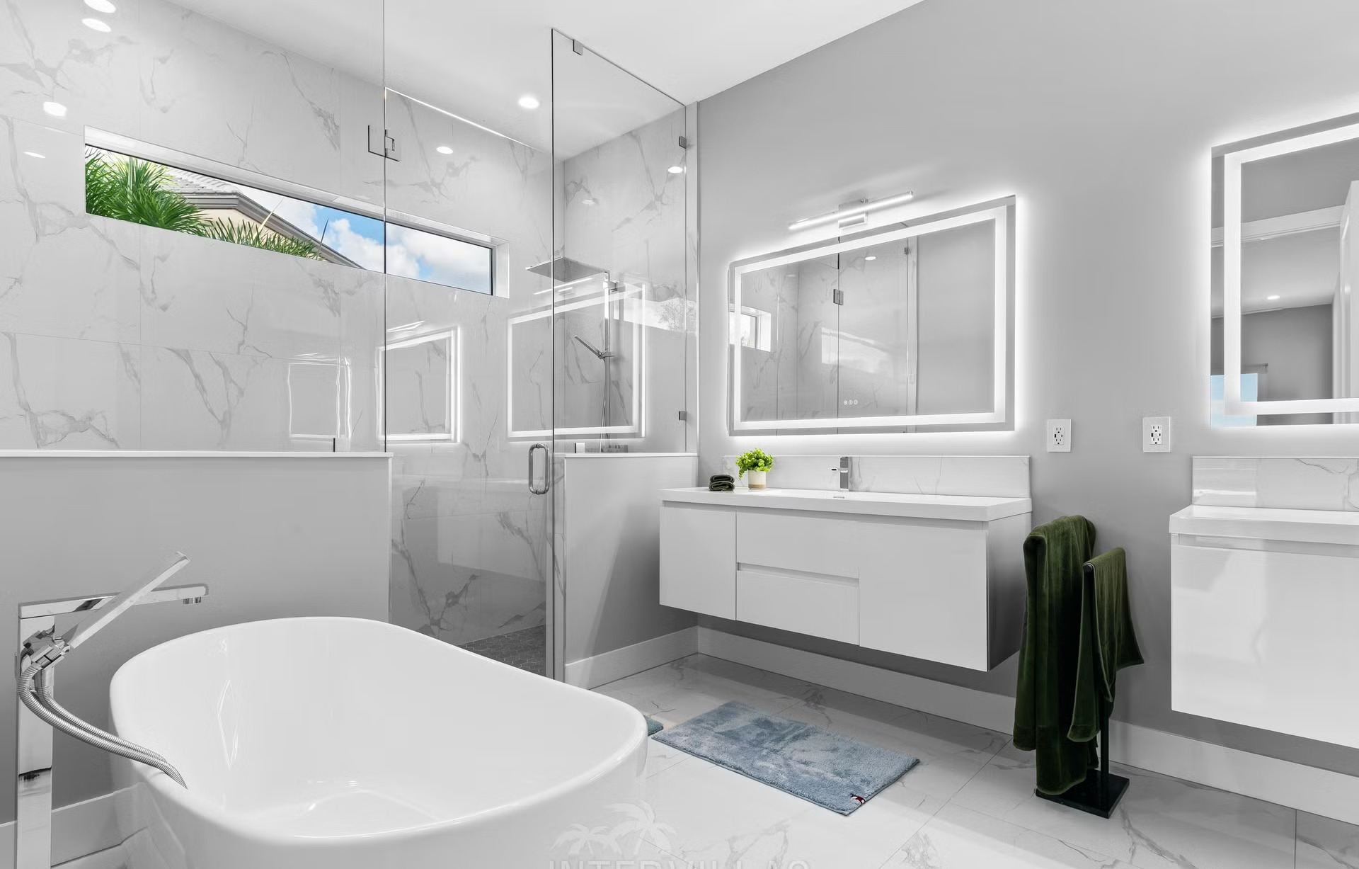 Moderne Villa am Kanal mit Salzwasserpool und Outdoor-Spa (Westausrichtung)