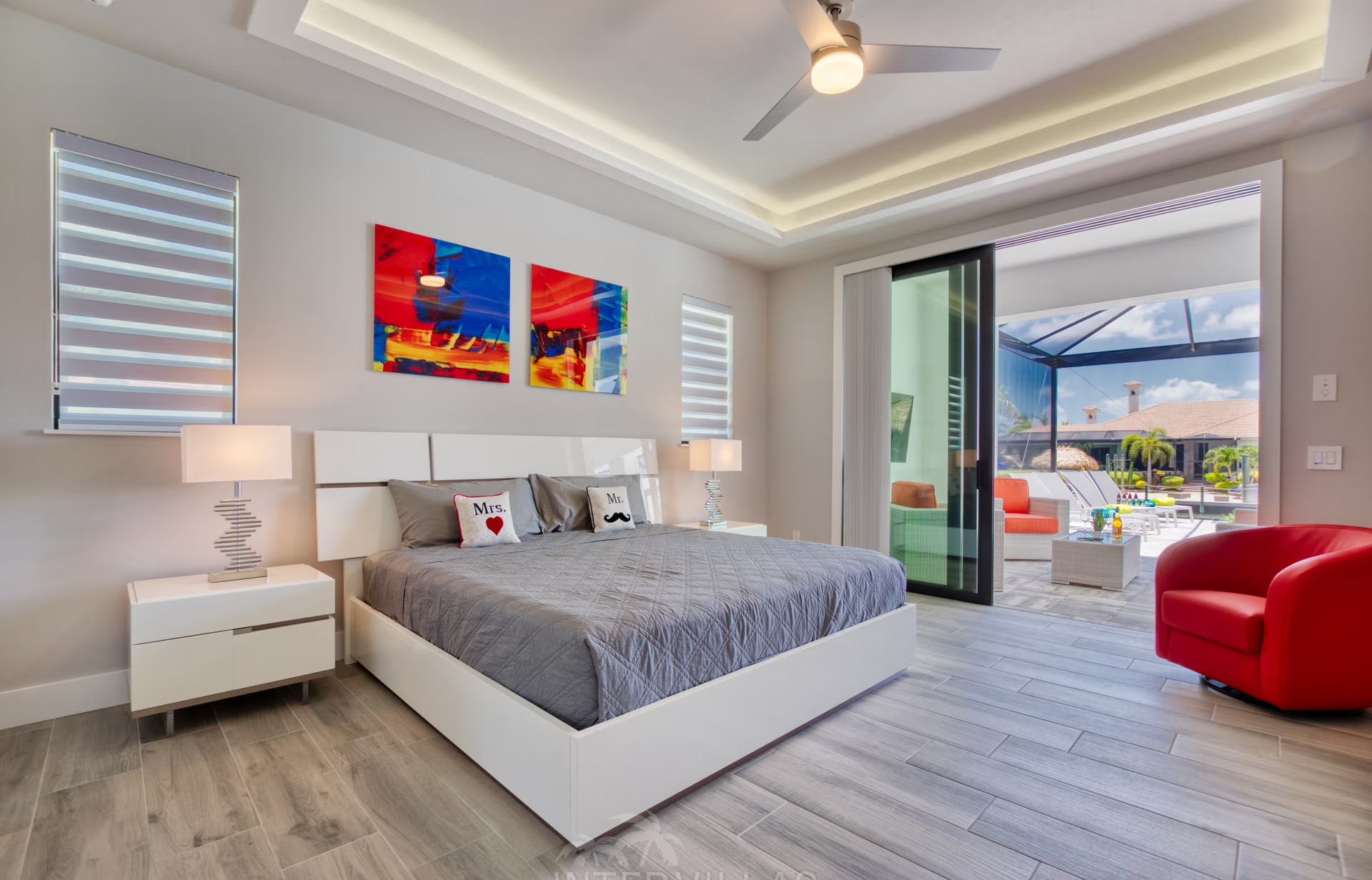 Infinity-Salzwasserpool mit Whirlpool und Blick auf den Kanal