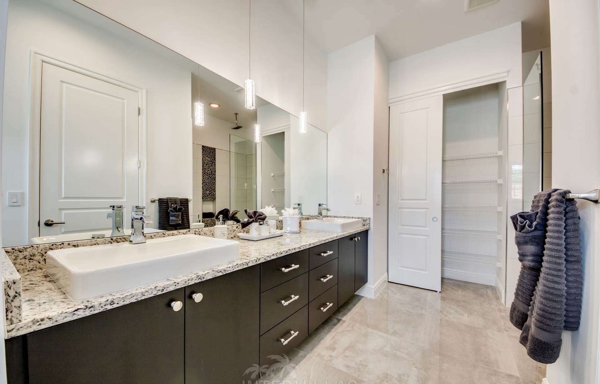 Villa Spreader Pearl