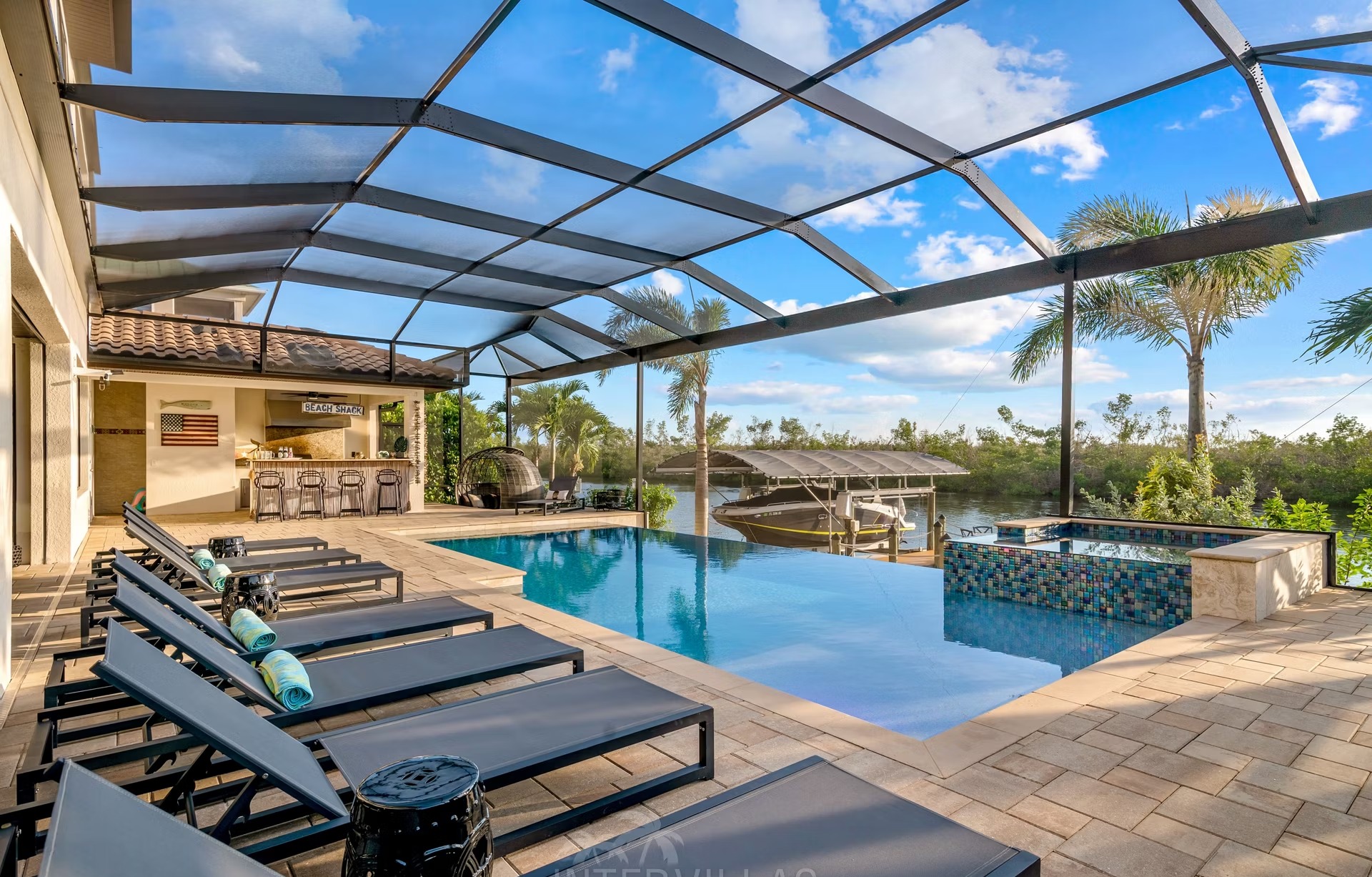 Villa Spreader Pearl