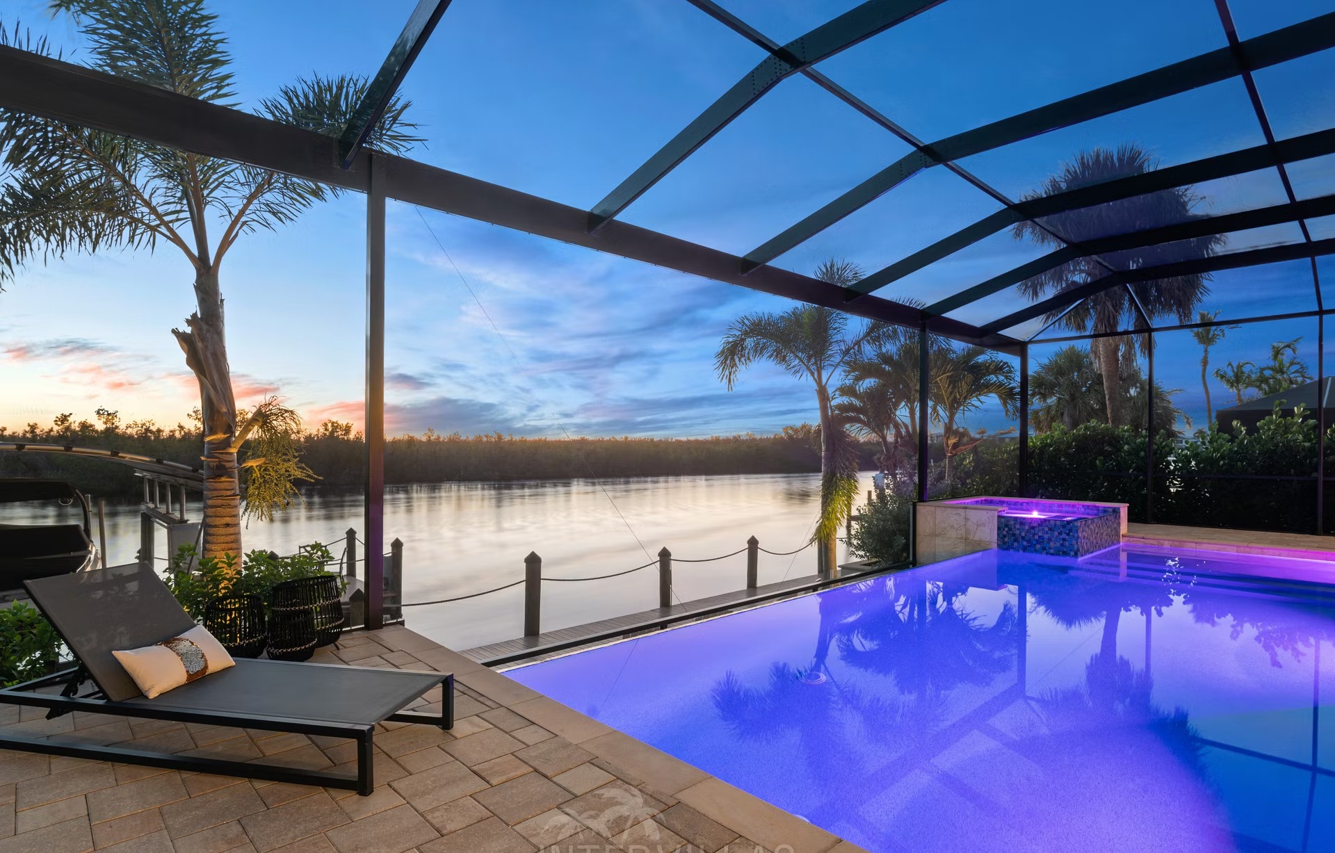 Villa Spreader Pearl