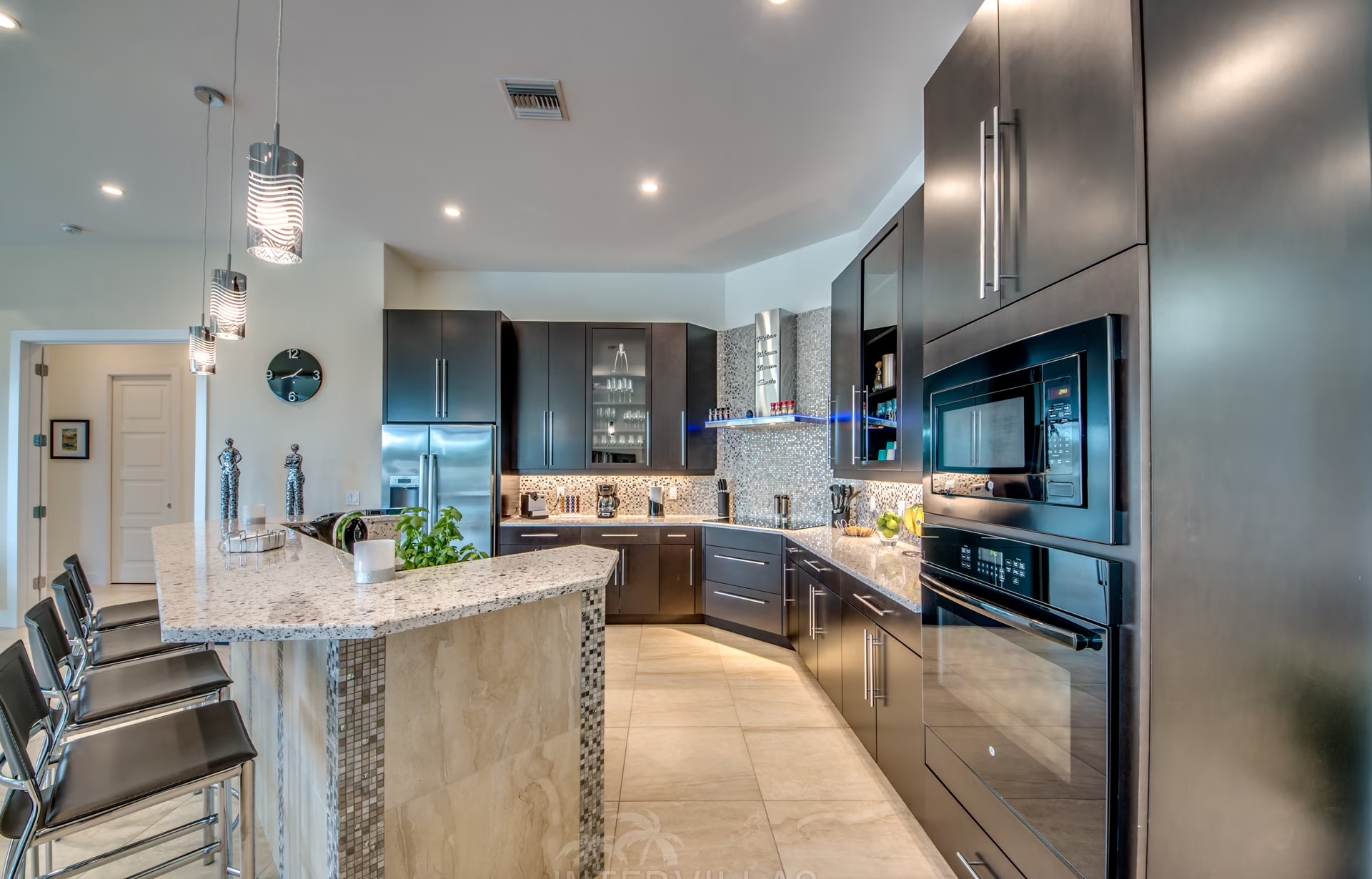 Tiki-Hut am Bootsdock mit Blick auf den Kanal (Gulf-Access).