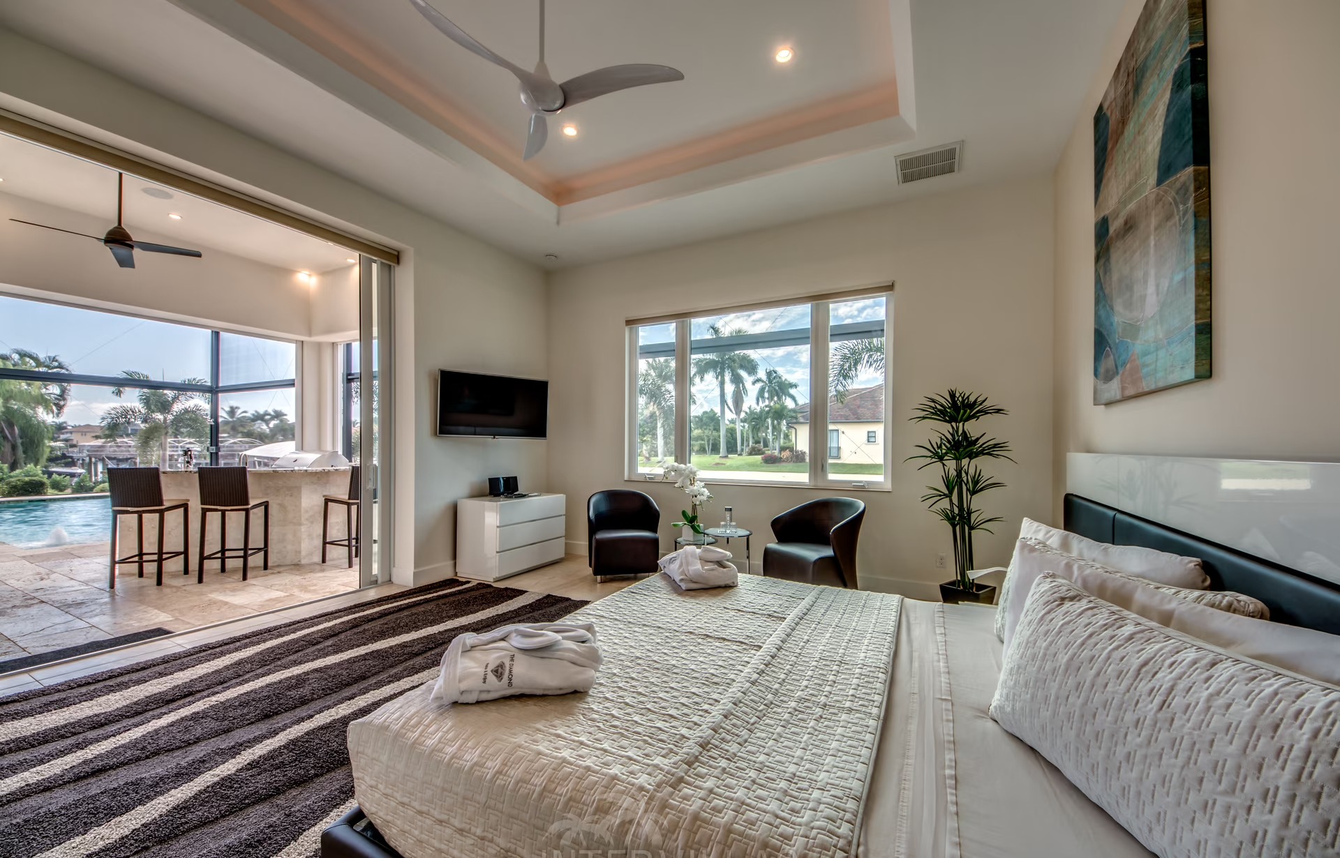 Bootsdock mit Tiki-Hut am Kanalzugang (Gulf Access).