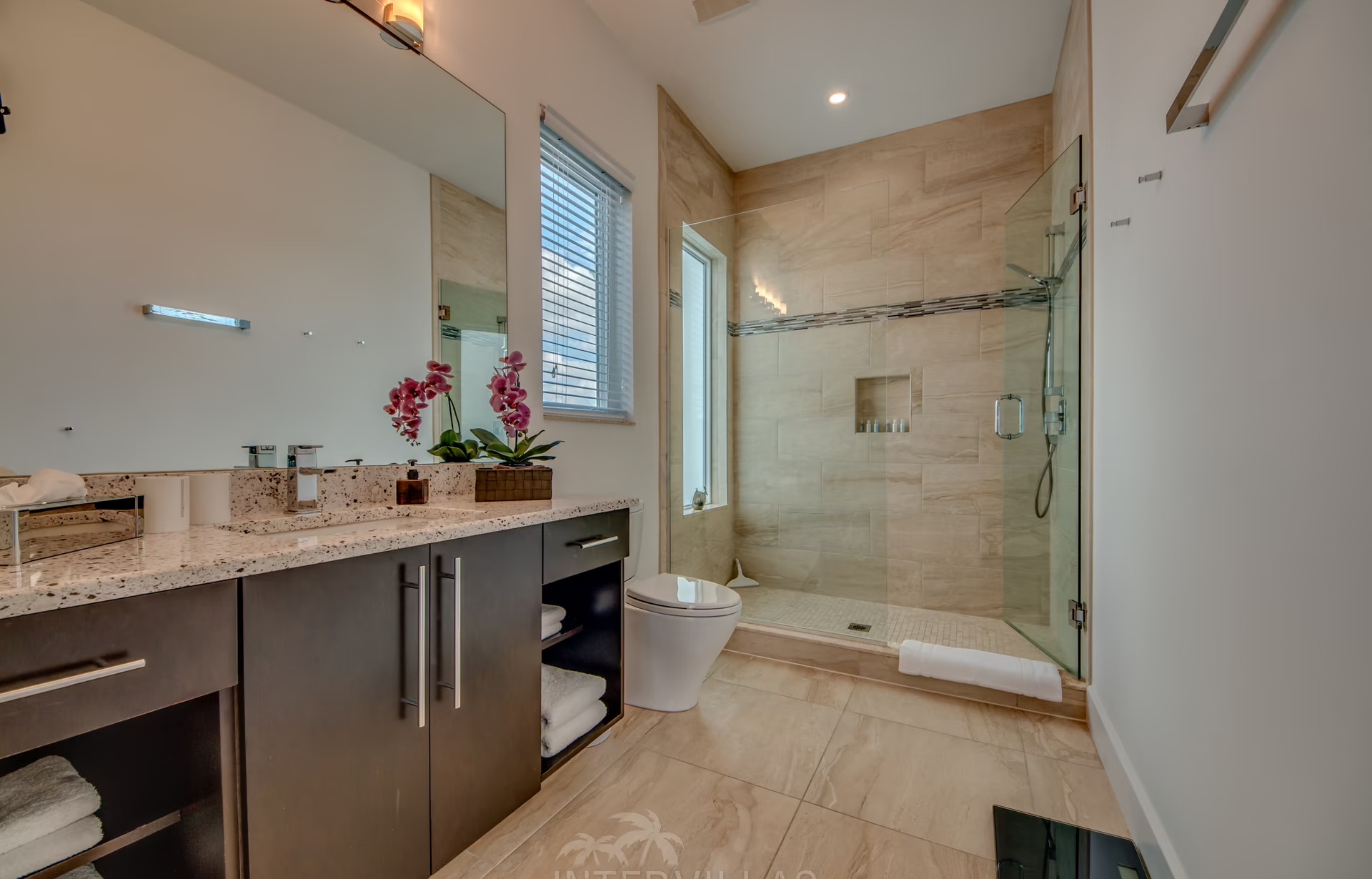 Tiki-Hut am Bootsdock mit Blick auf den Kanal (Gulf-Access).