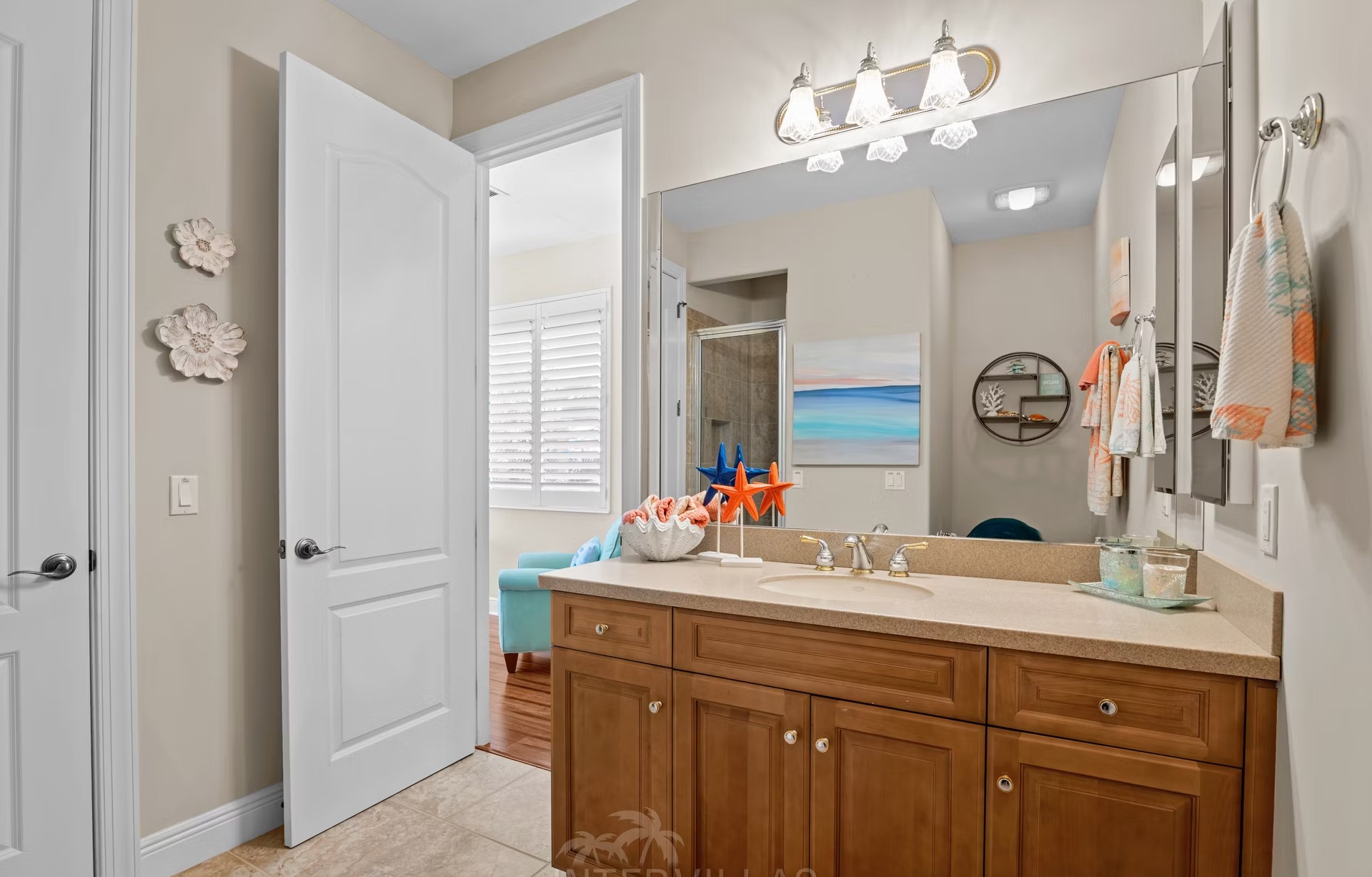 Traumhafter Blick auf den Kanal und die Waterfront-Lage.