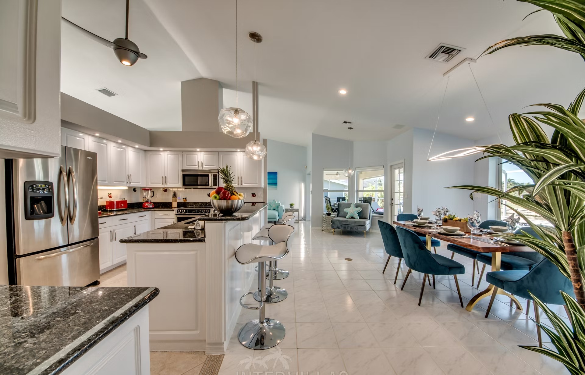 Billardtisch im Spielbereich des Ferienhauses