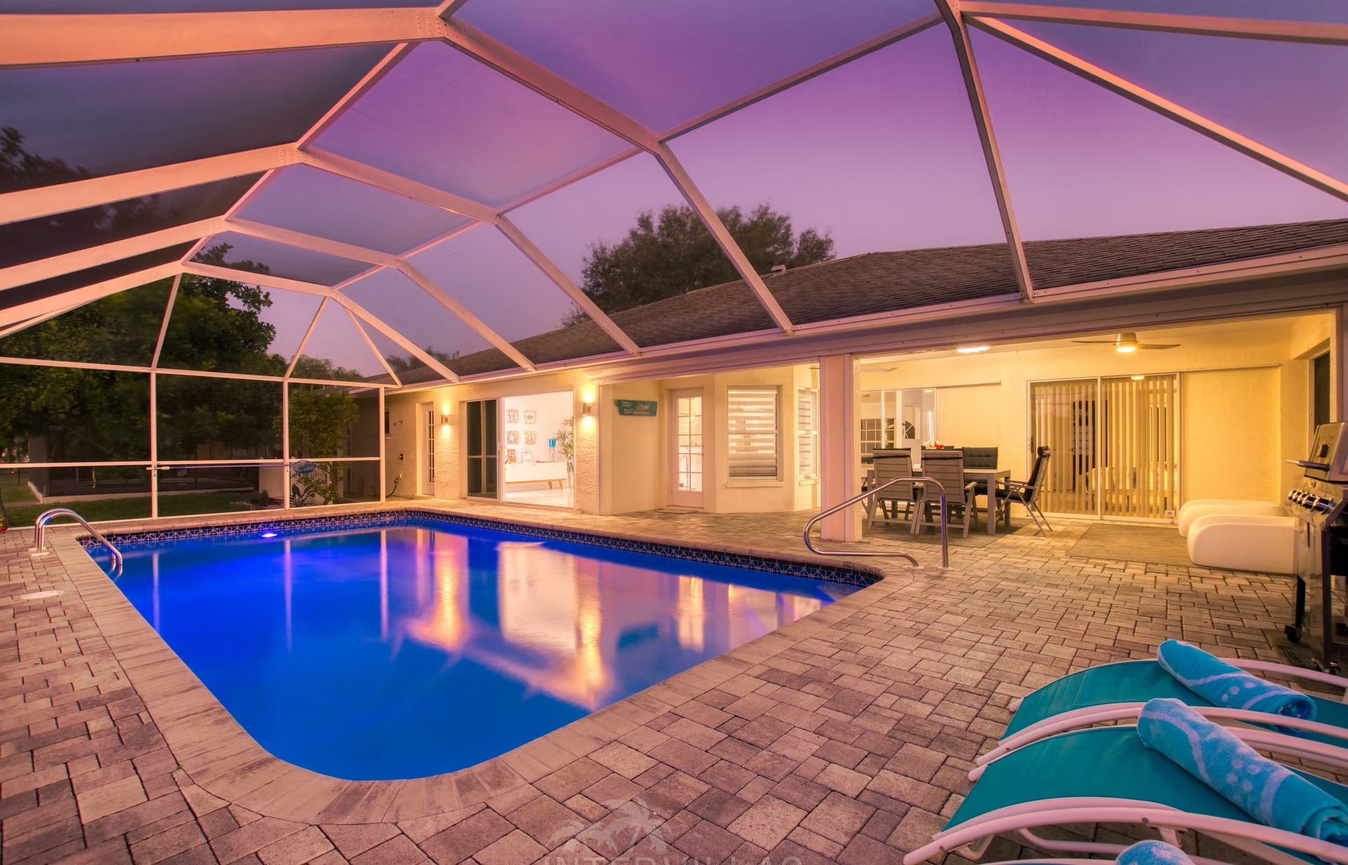 Billardtisch im Spielbereich des Ferienhauses