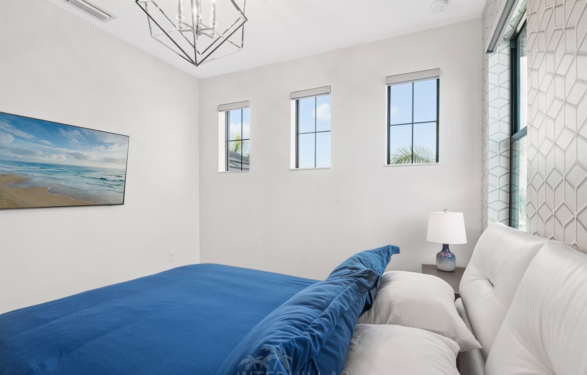 Privates Dock mit Tiki-Hut am Kanal.