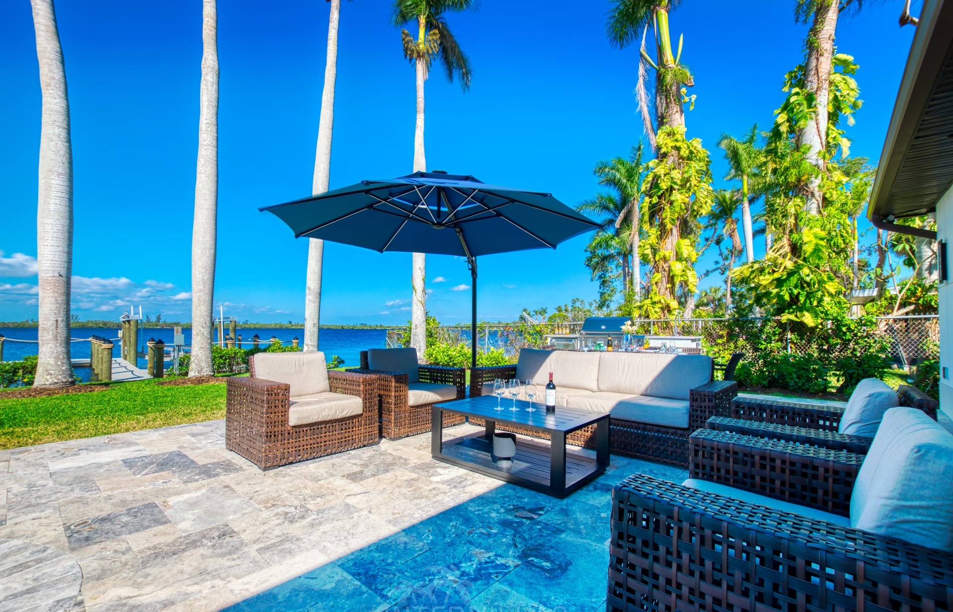 Villa Riverside