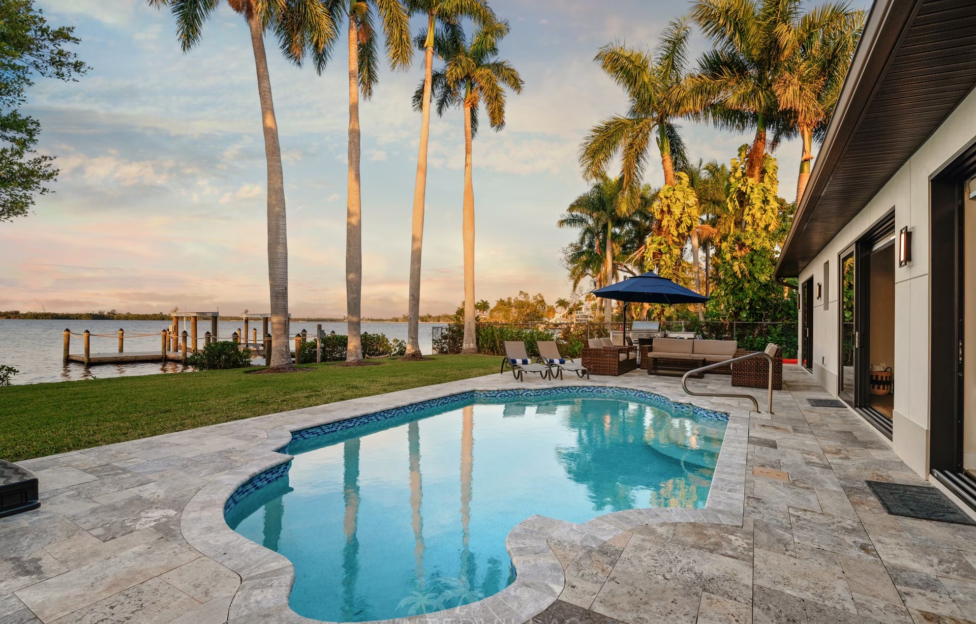 Villa Riverside