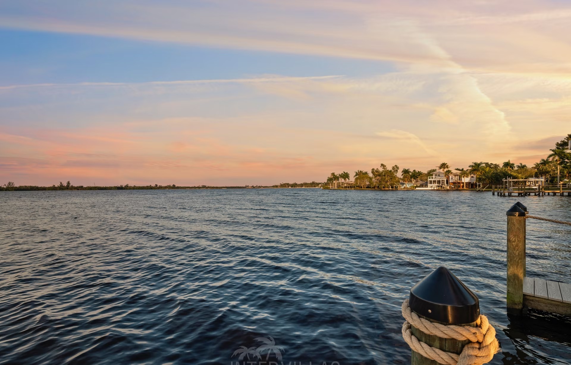 Villa Riverside