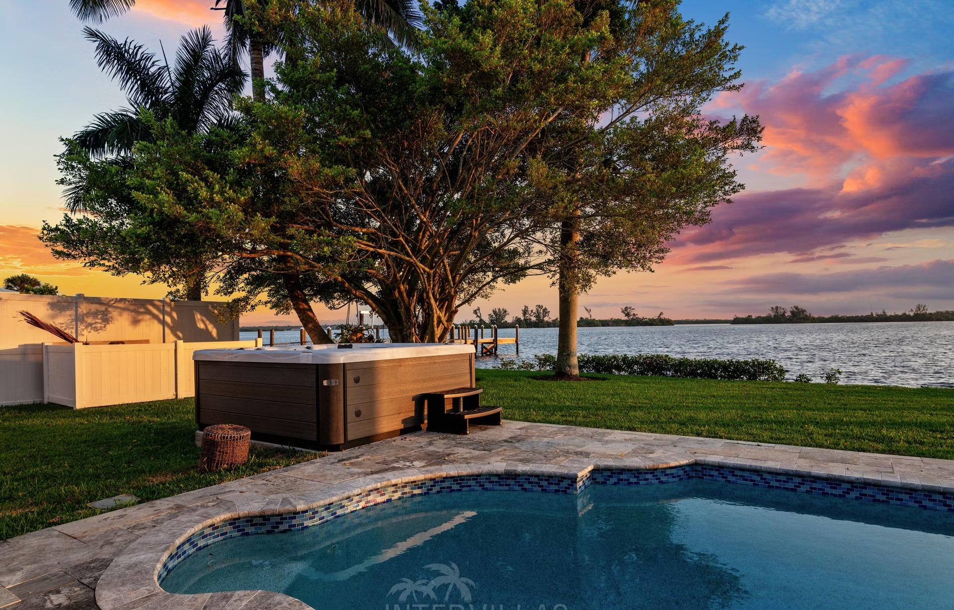 Villa Riverside