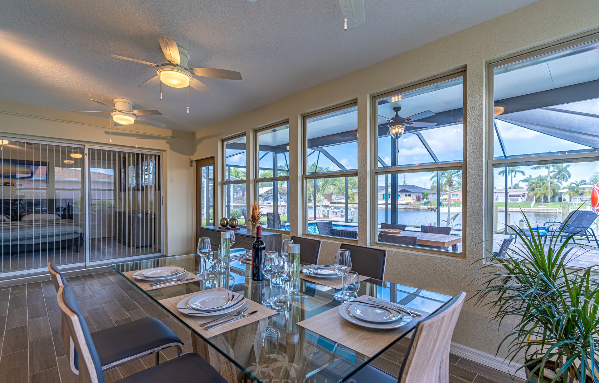 Blick auf den Kanal mit privatem Bootsdock (Gulf Access) in Cape Coral.