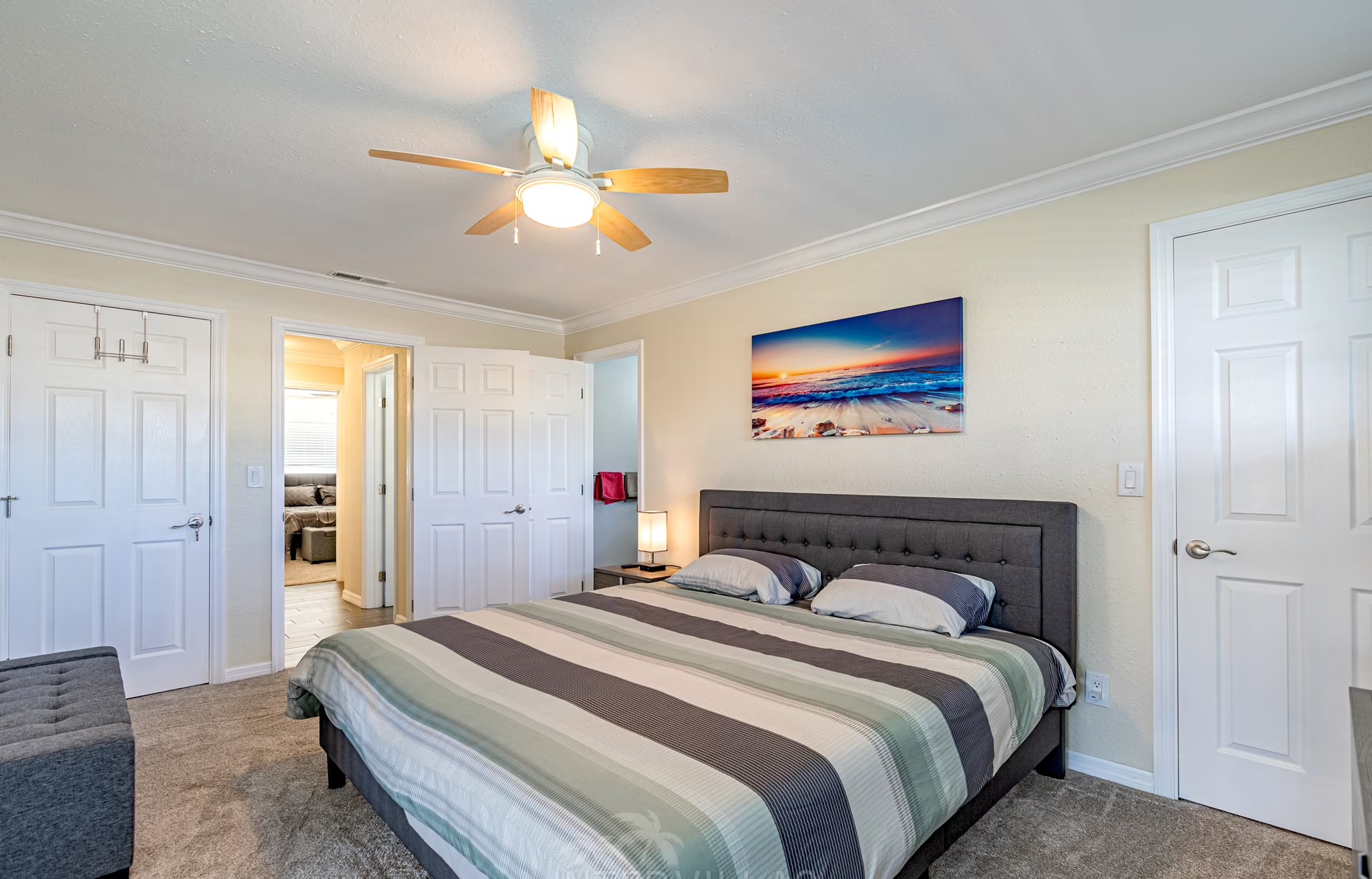 Bootsdock am Kanal mit direktem Wasserzugang (ohne Schleusen).