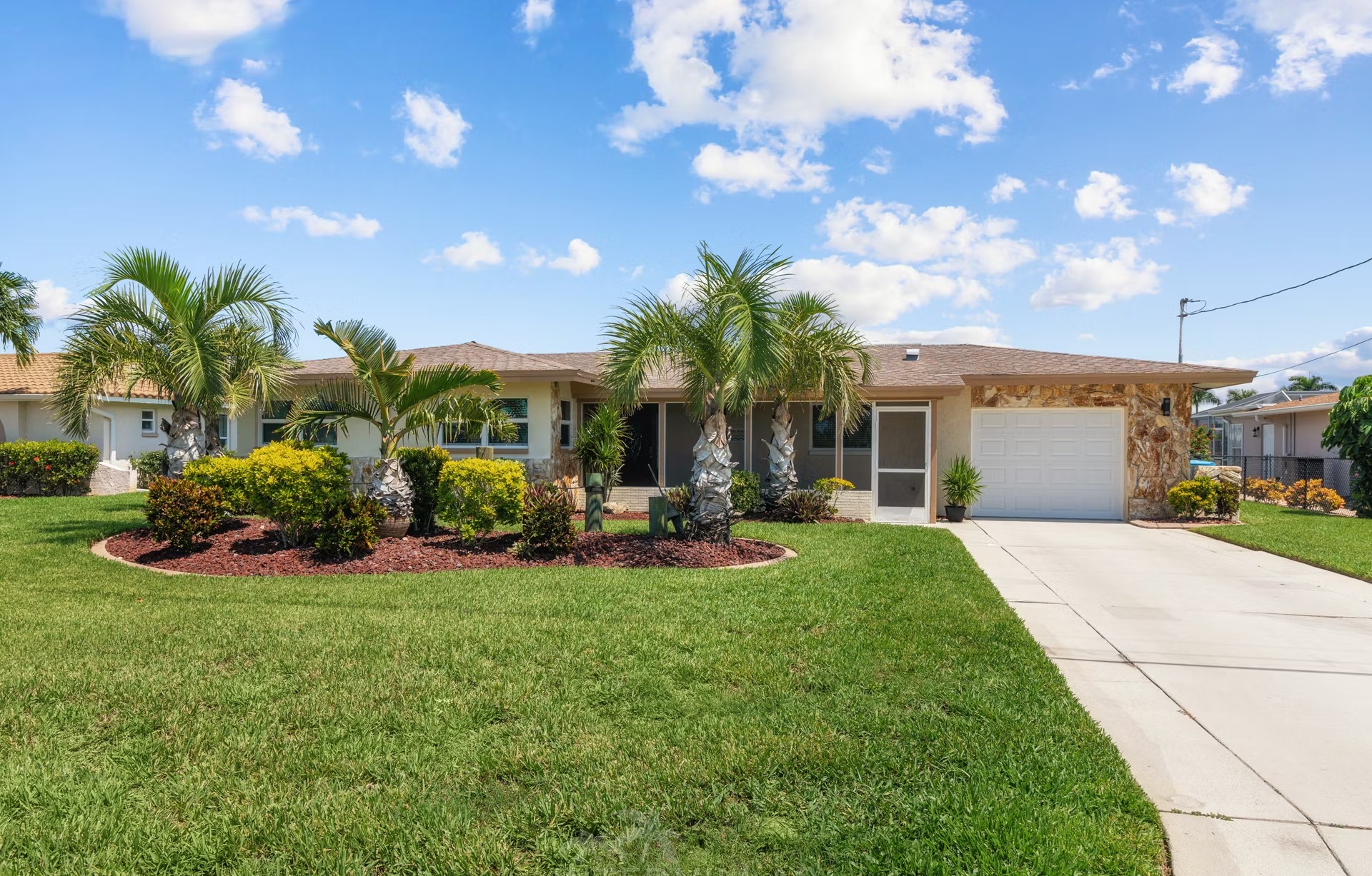 Bootsdock am Kanal mit direktem Wasserzugang (ohne Schleusen) in Cape Coral.