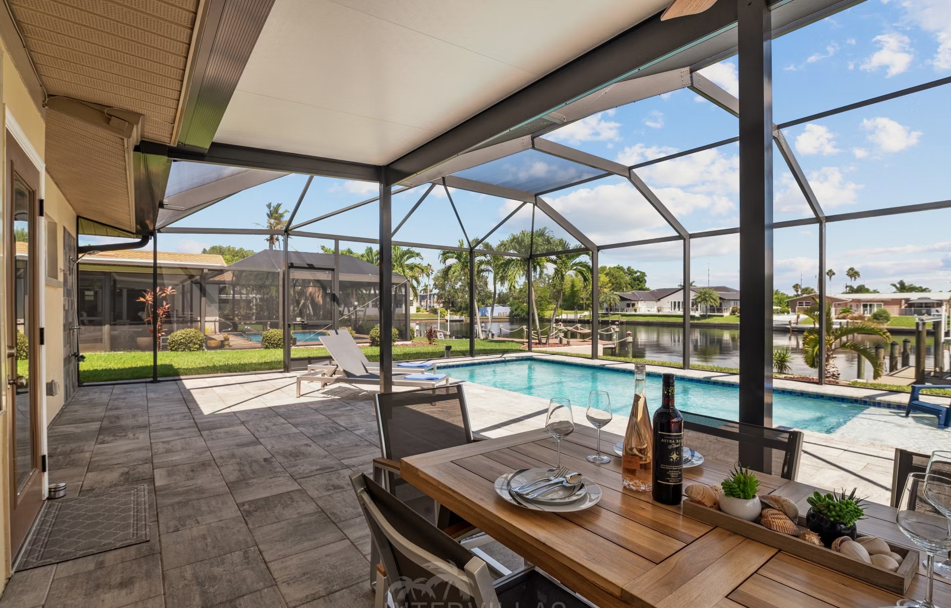 Bootsdock am Kanal mit direktem Wasserzugang (ohne Schleusen) in Cape Coral.