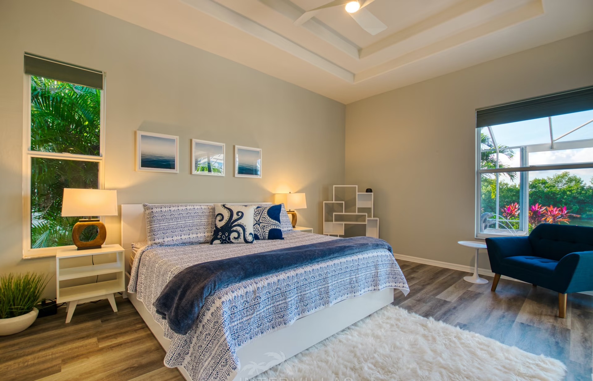 Moderne Villa am Fluss mit Salzwasserpool und Blick auf Mangroven.