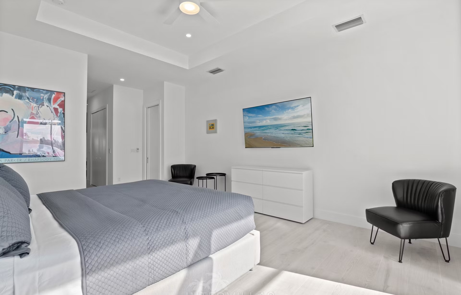 Moderne Villa am Wasser mit Pool und Spa in Cape Coral.