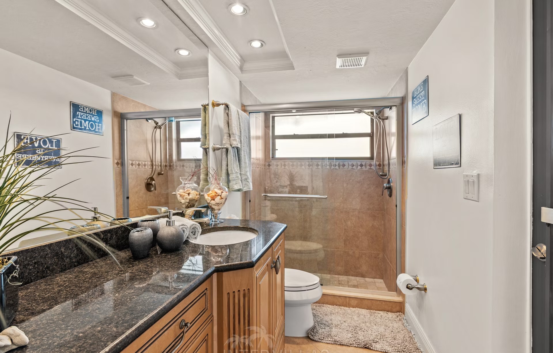 Beheizter Pool mit Wasserblick, SunDeck und Outdoor-Küche auf der Lanai.