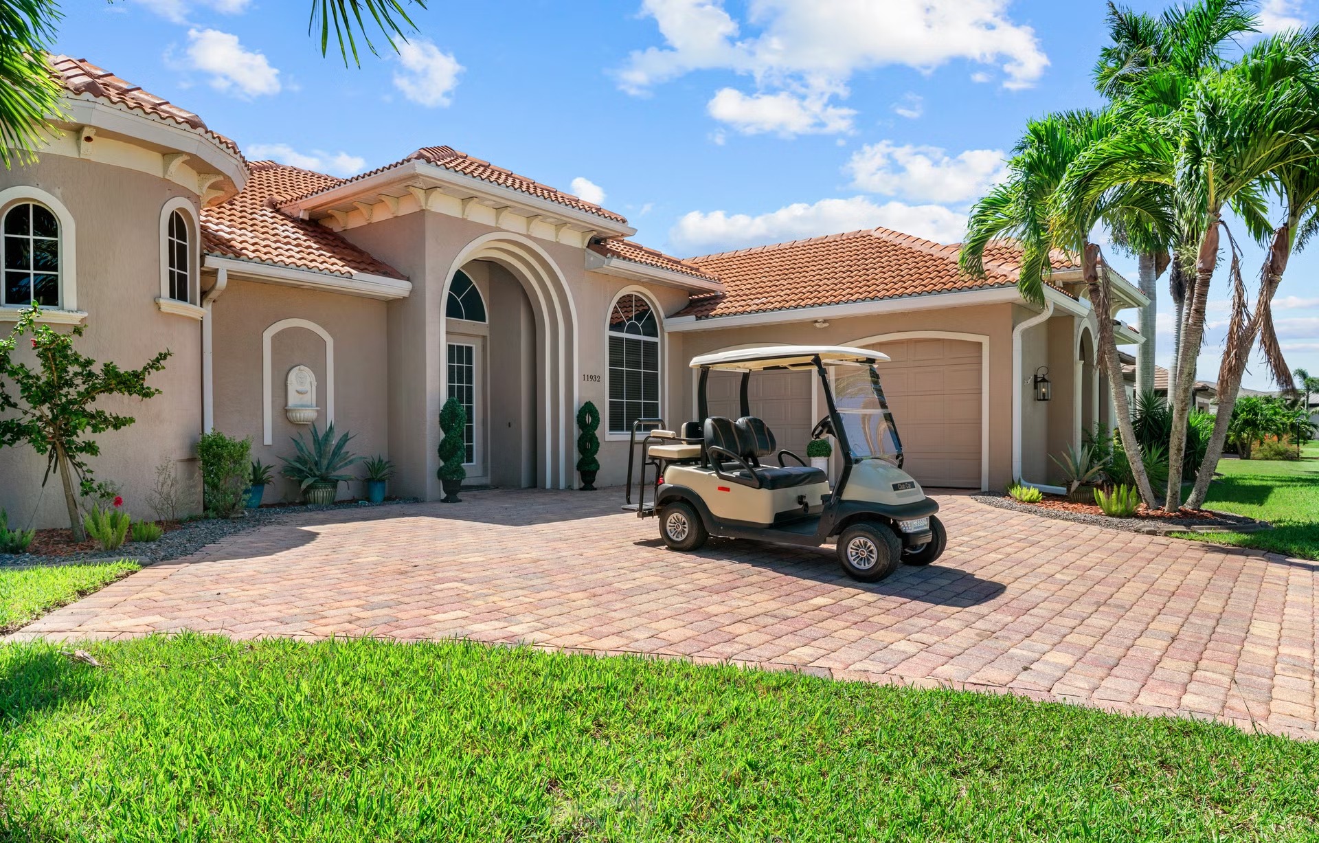 Ferienhaus Cape Coral, Salzwasserpool+Spa, Golfwagen, Seeblick