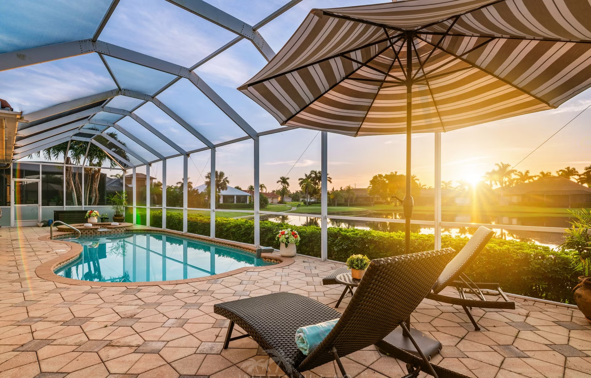 Stilvolle Villa mit Salzwasserpool, Spa und Seeblick in Cape Coral, Florida
