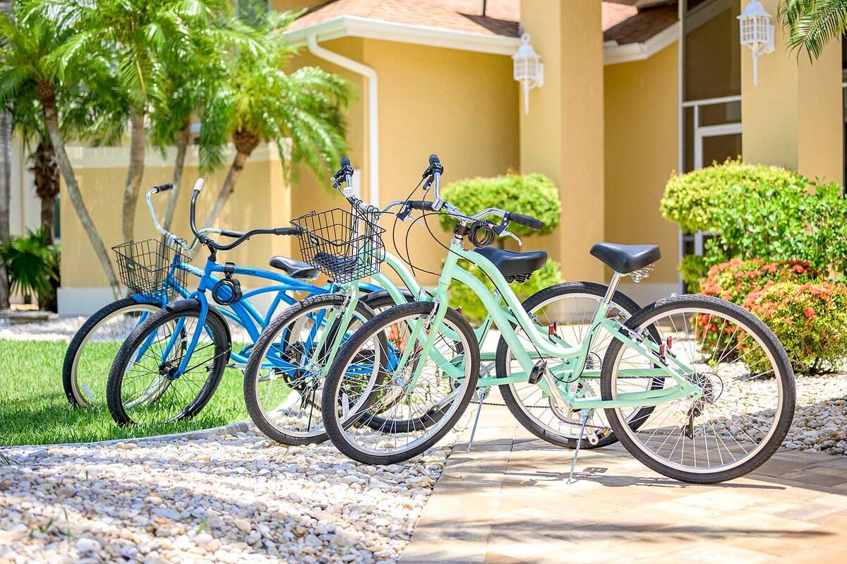 Beheizter Pool und Whirlpool auf der Lanai mit Blick auf den Kanal.