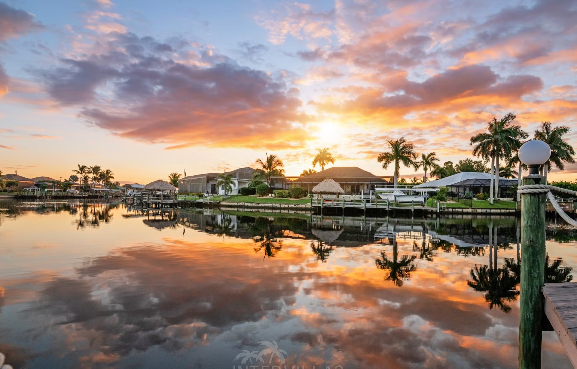 Villa am Kanal mit beheiztem Pool, Lanai und Bootsanlegestelle mit Kajaks