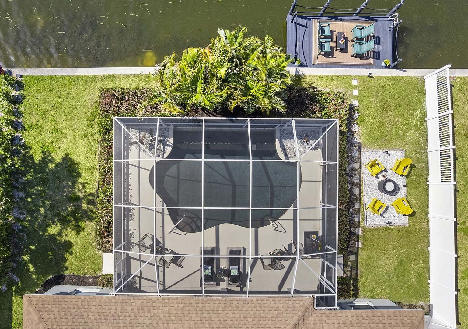 Luftaufnahme von Lanai und Außenanlagen