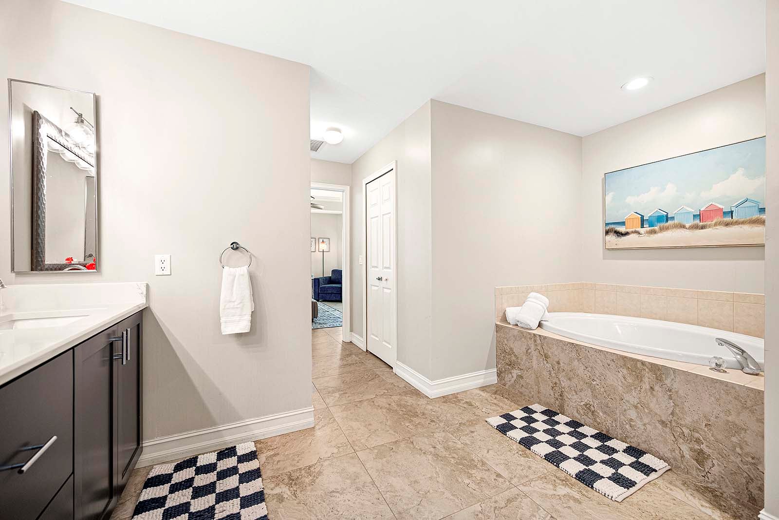 En-suite Badezimmer zur Suite mit Hauptschlafzimmer