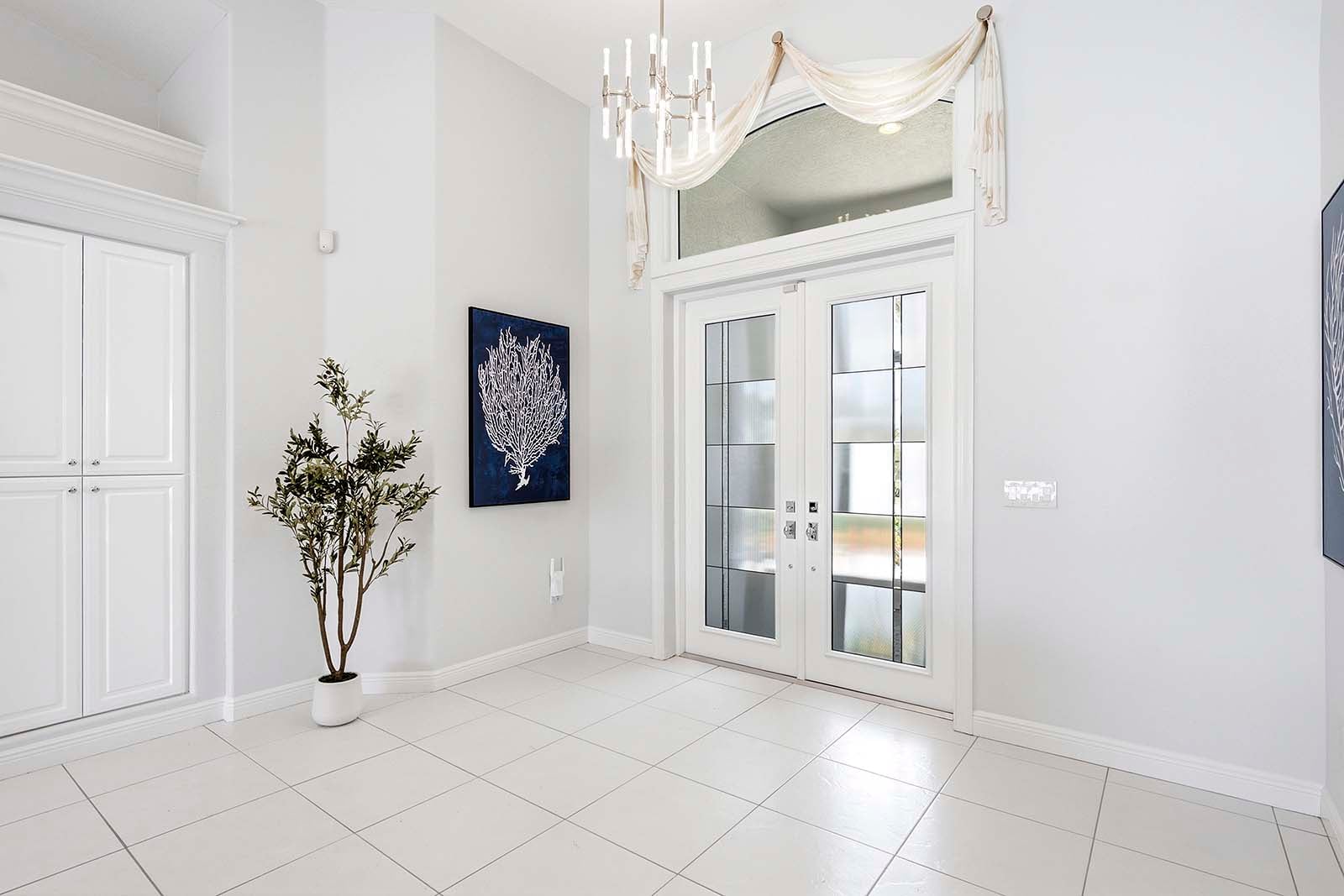 Foyer des Paradieses Süd