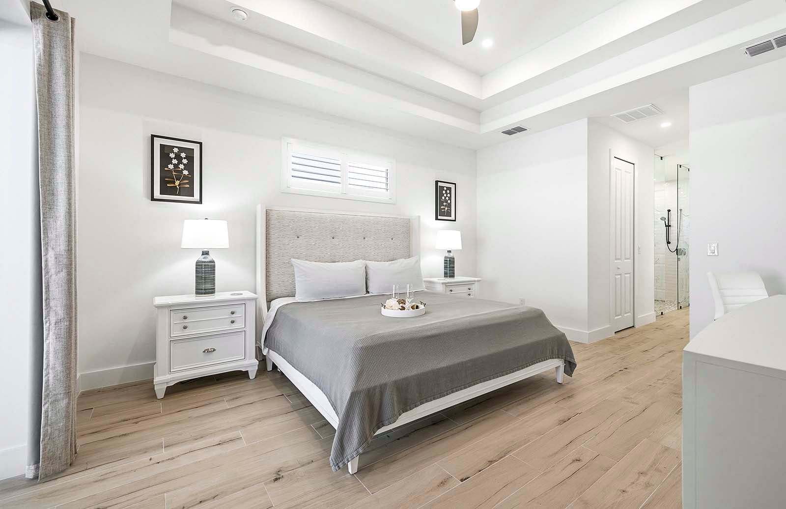 Willkommen in Ihrer Suite mit Kingsize-Hauptschlafzimmer und eigenem Bad