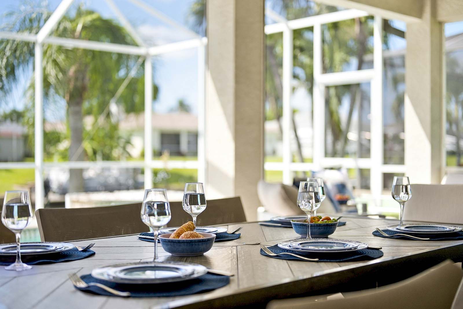 Enjoy Your Meals Al-Fresco Style