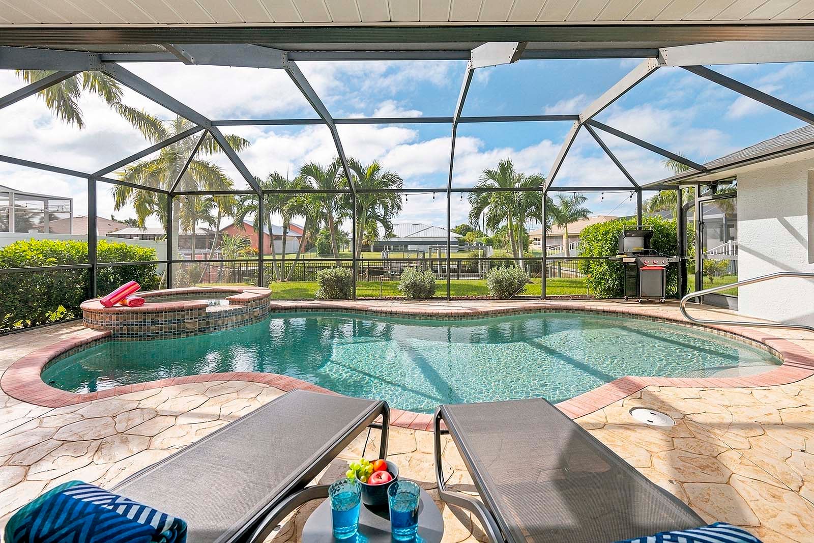 Southern Facing Pool and Amazing Aussichts at the The Bootsanleger House