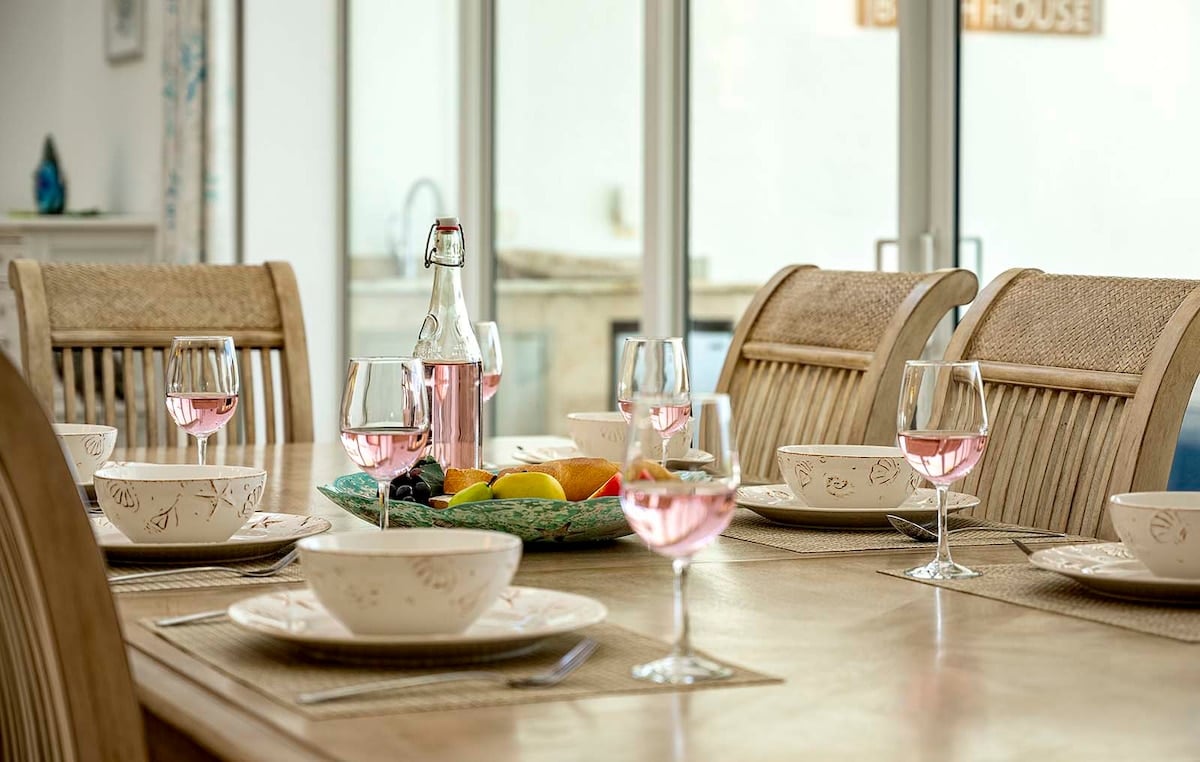 Privater Salzwasser-Pool mit Lanai und Blick auf den Kanal.