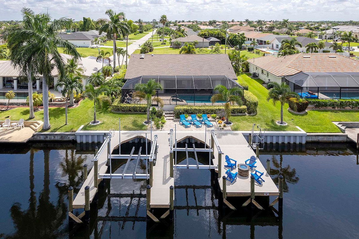 Beheizter Pool und Whirlpool auf der Lanai mit Blick auf den Kanal.