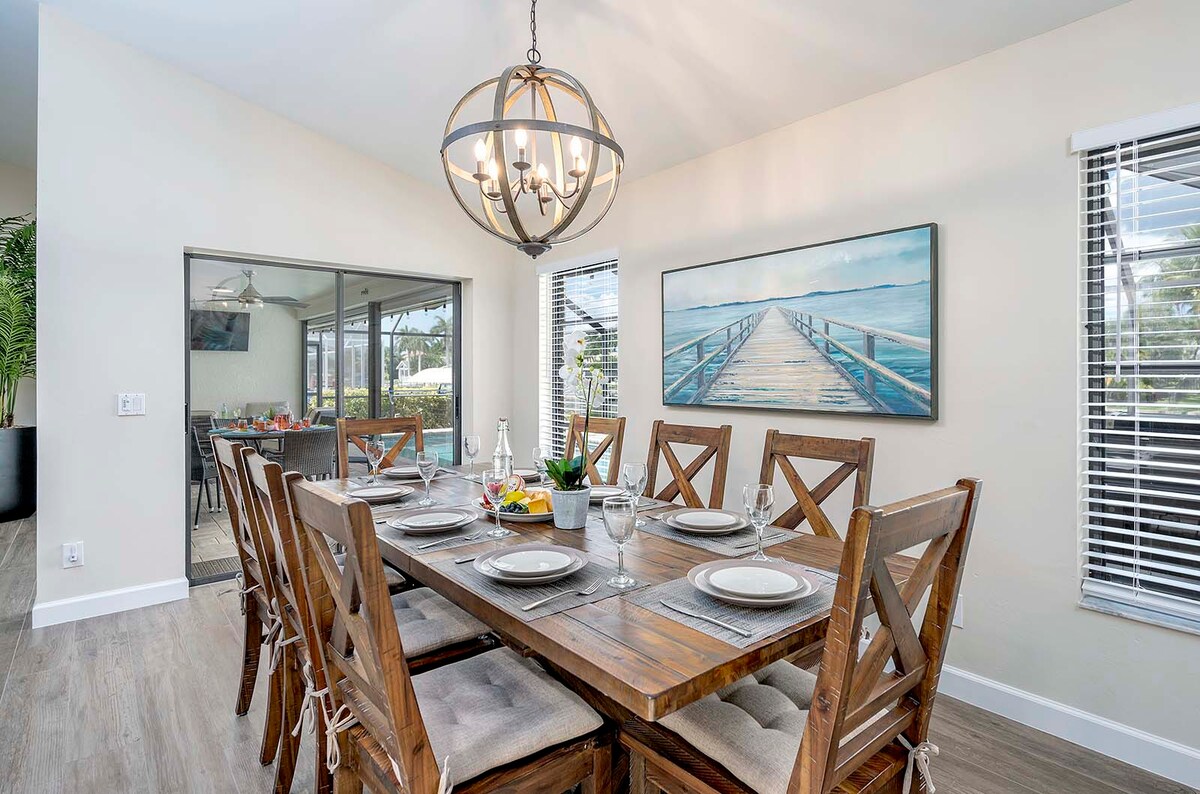 Beheizter Pool mit Whirlpool auf der Lanai am Kanal.