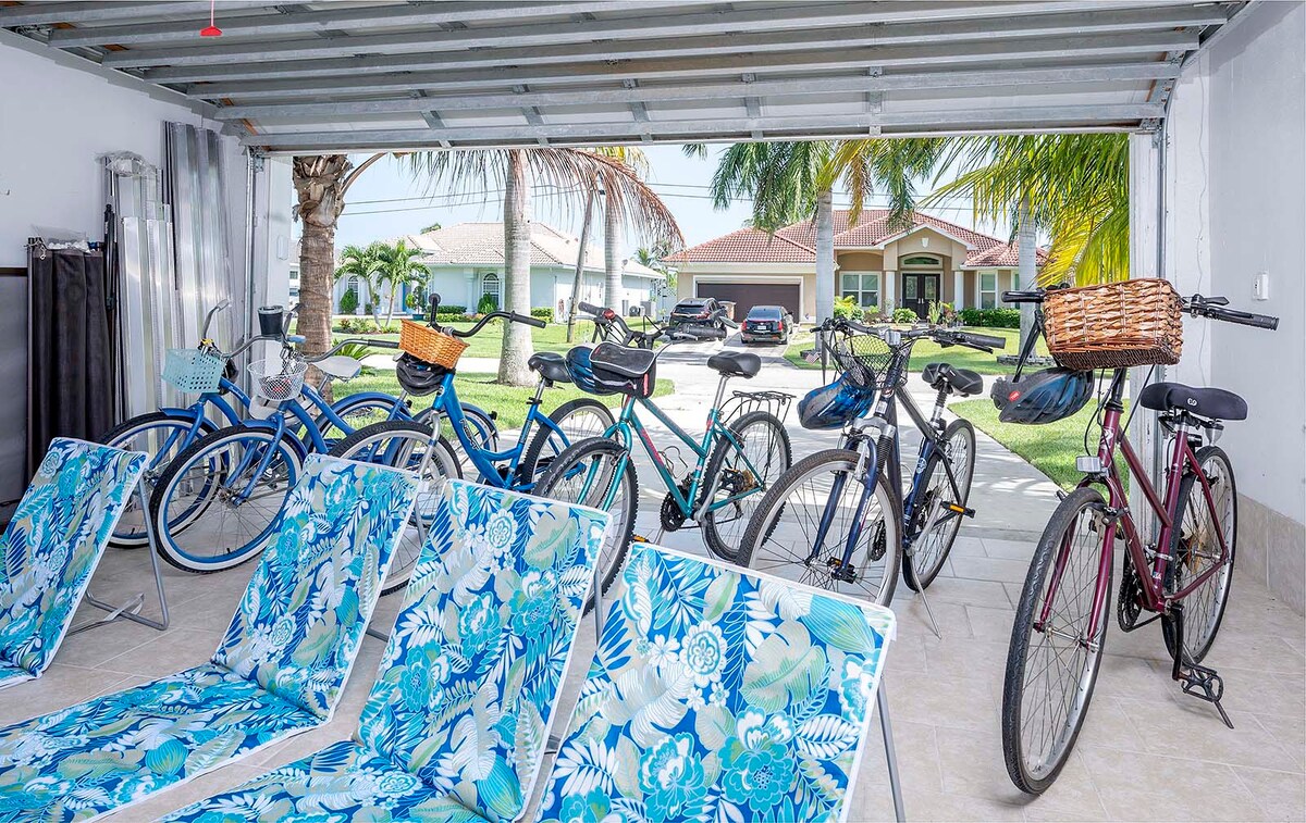 Outdoor-Essbereich auf der Lanai mit Grill und Sitzgruppe