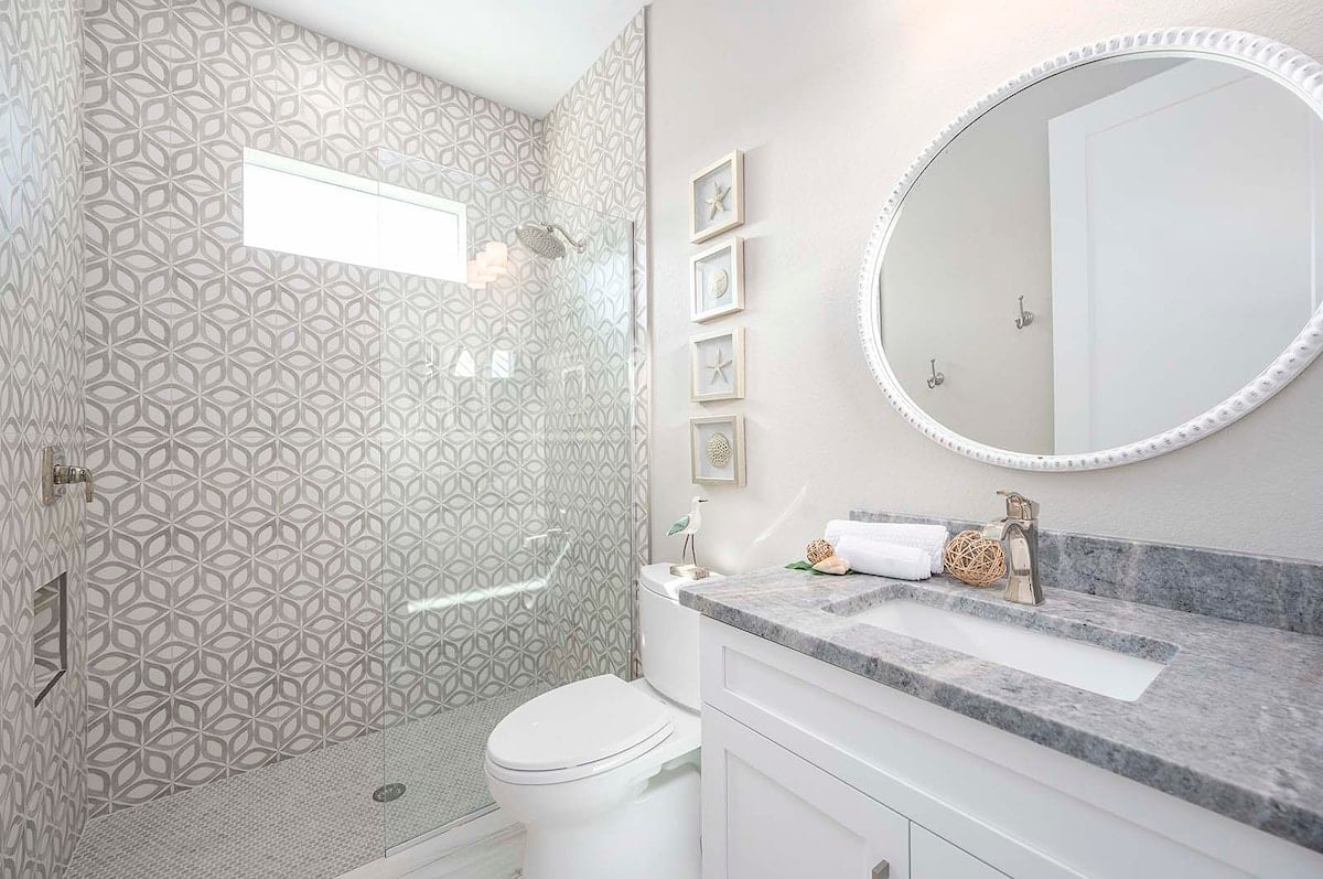 Kanalblick vom privaten Dock mit Westausrichtung für Sonnenuntergänge.