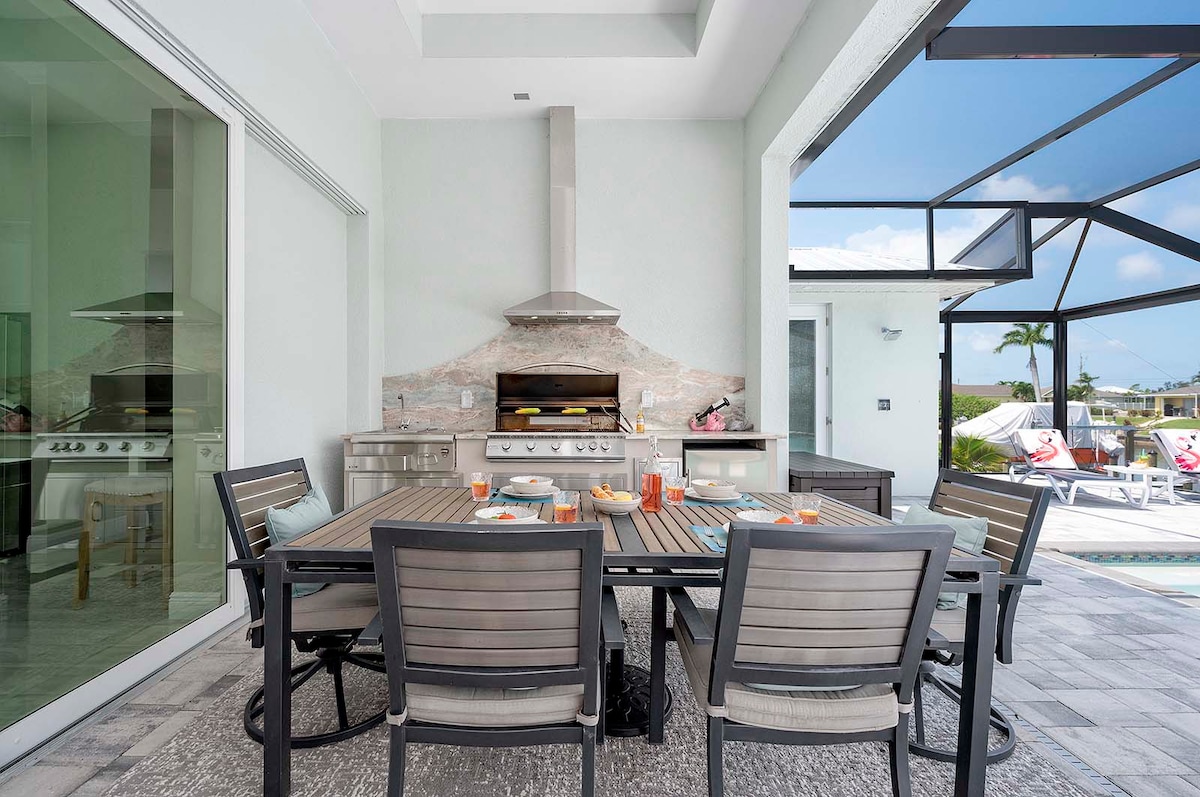 Kanalblick vom Waterfront-Haus mit privatem Dock in Westlage.