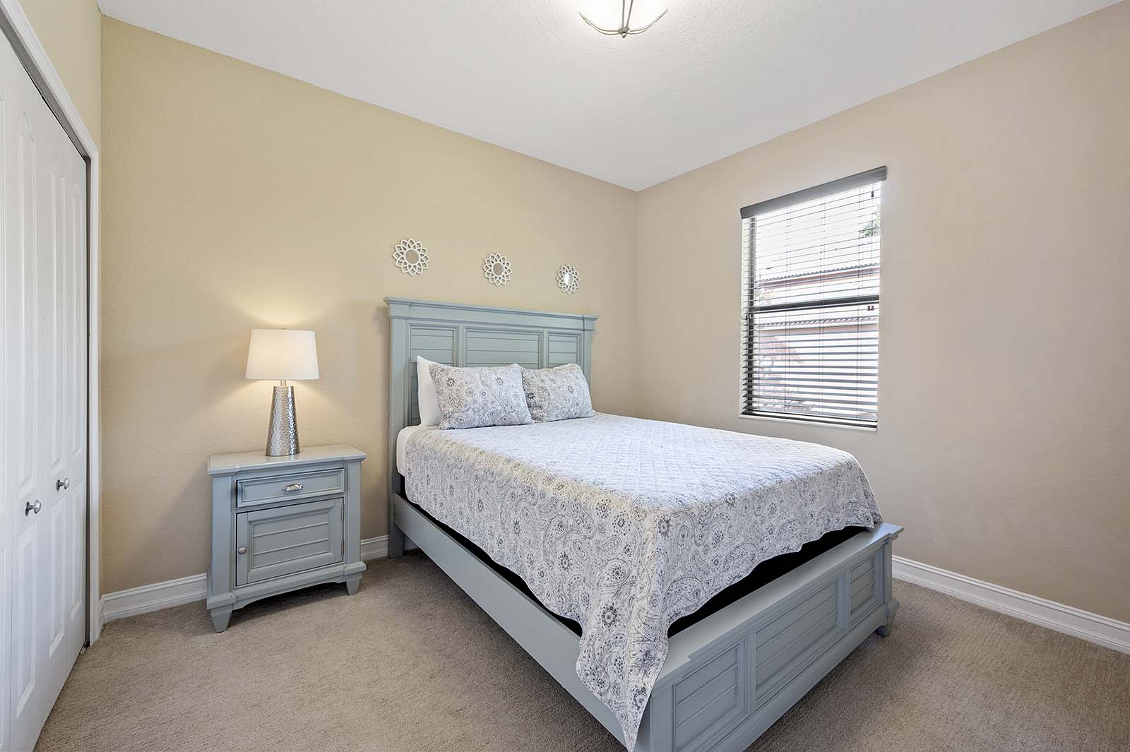 Beheizter Privatpool mit großzügiger Lanai und Grillbereich.