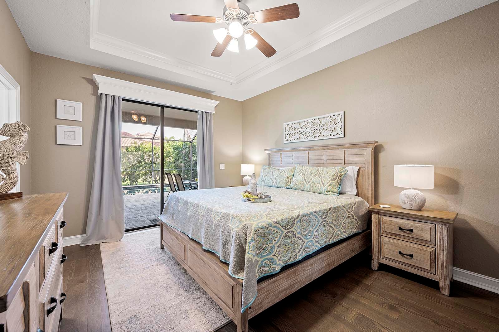 Beheizter Privatpool mit Lanai und Grillbereich.