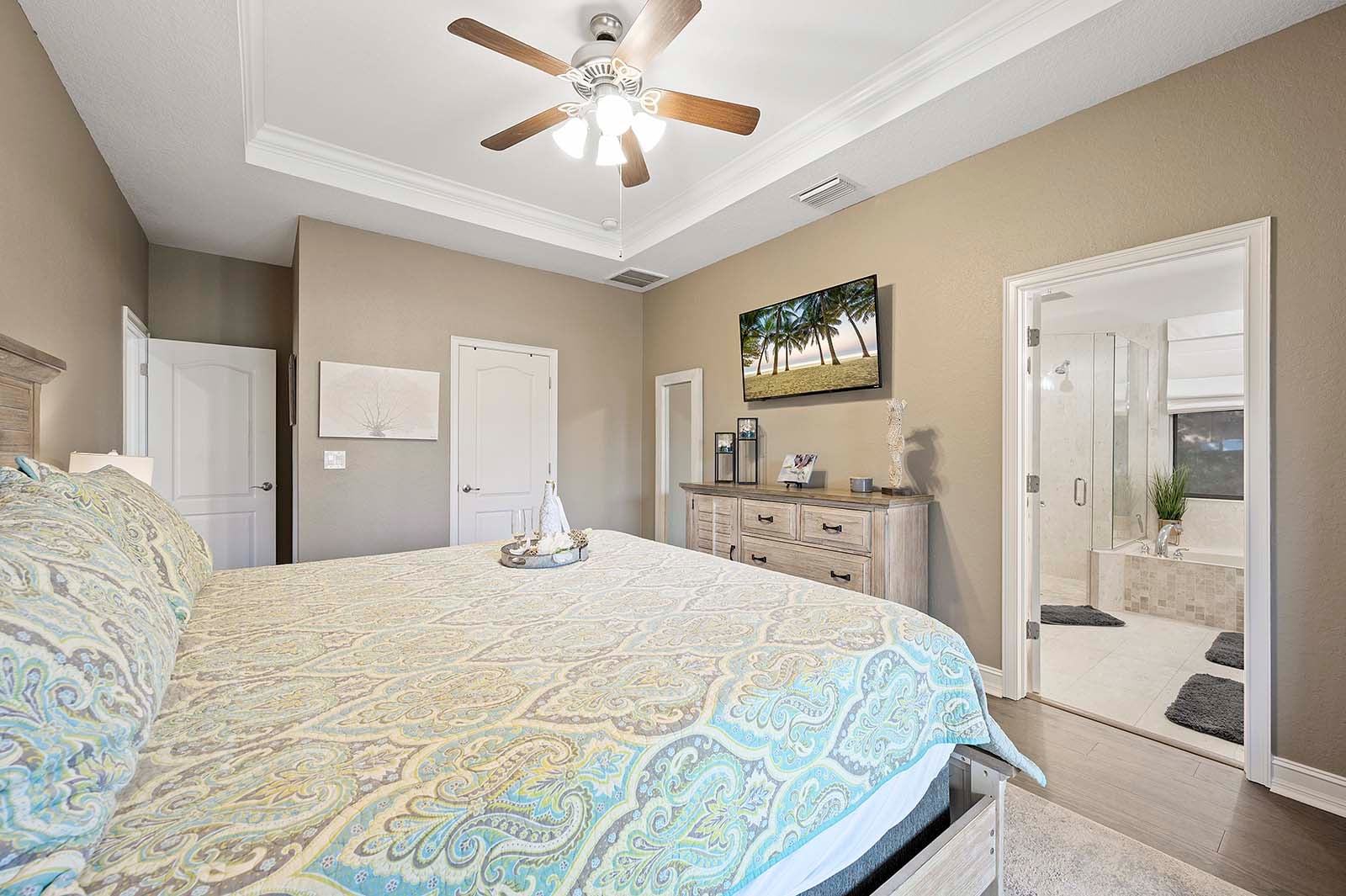 Beheizter Privatpool mit Lanai und Grillbereich.