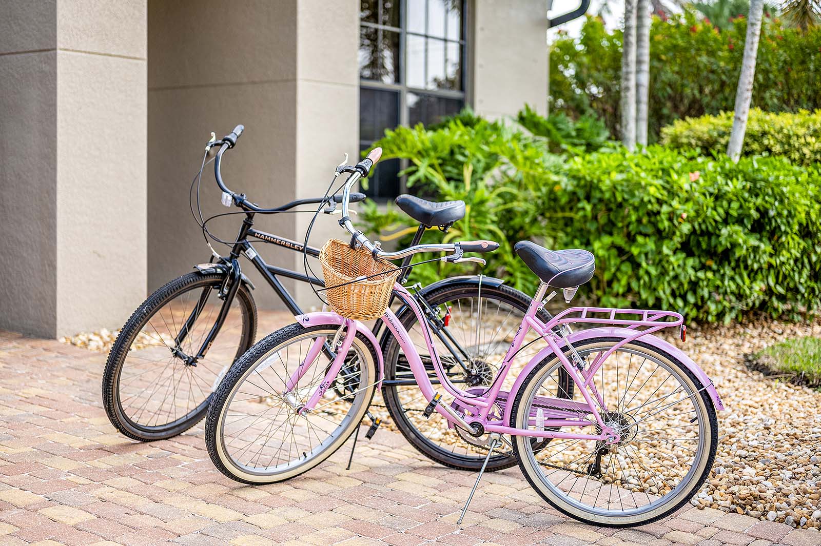 Beheizter Privatpool mit großzügiger Lanai und Grillbereich.