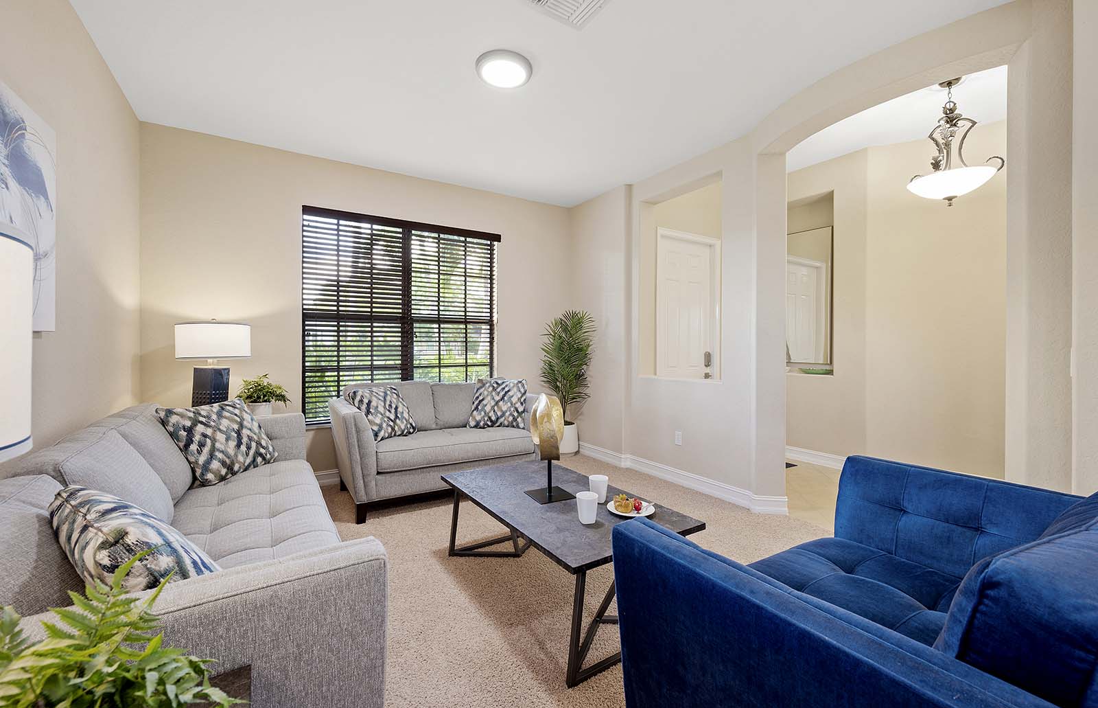 Beheizter Privatpool mit Lanai und Grillbereich.