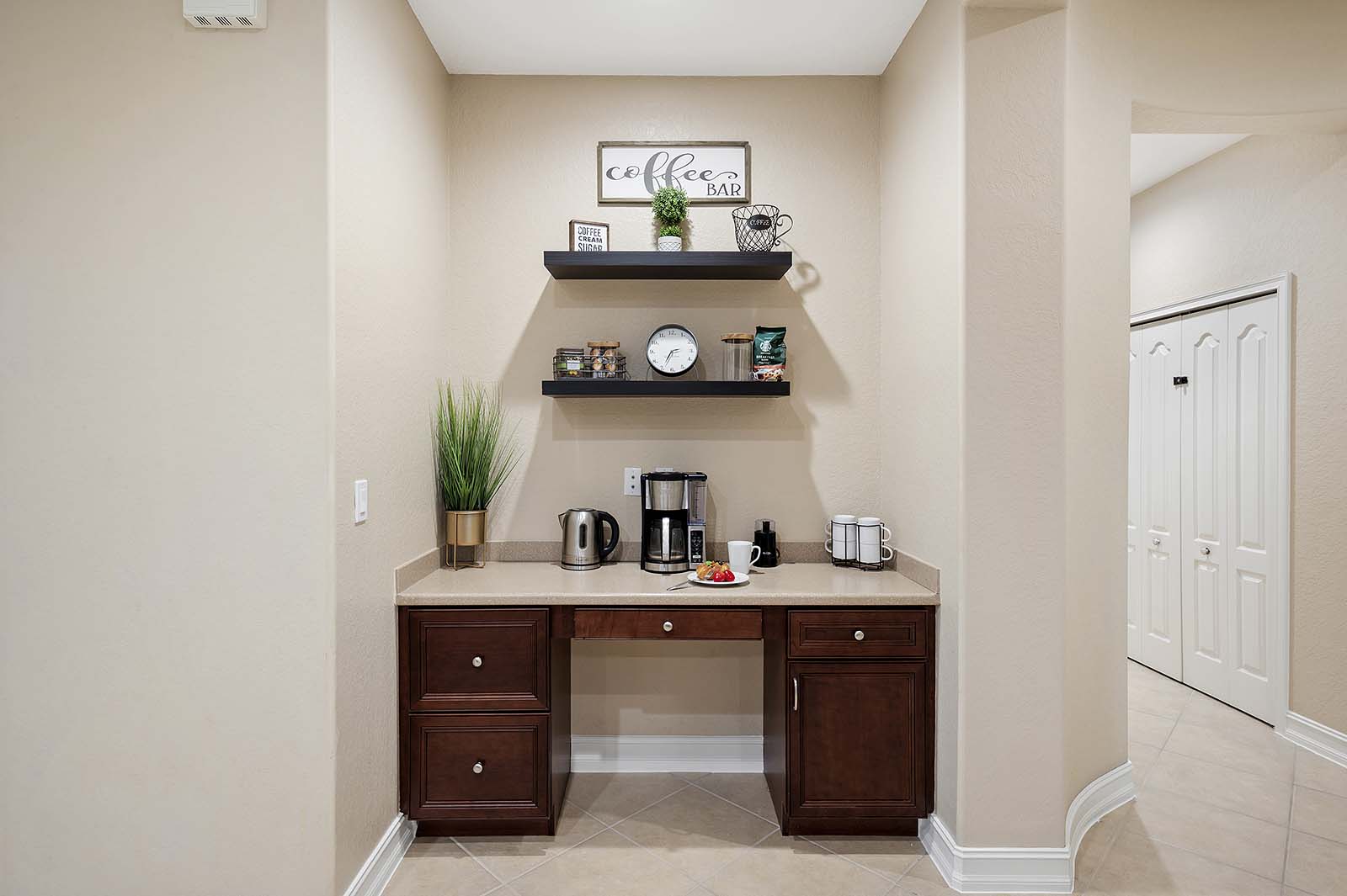 Beheizter Privatpool mit Lanai und Grillbereich.