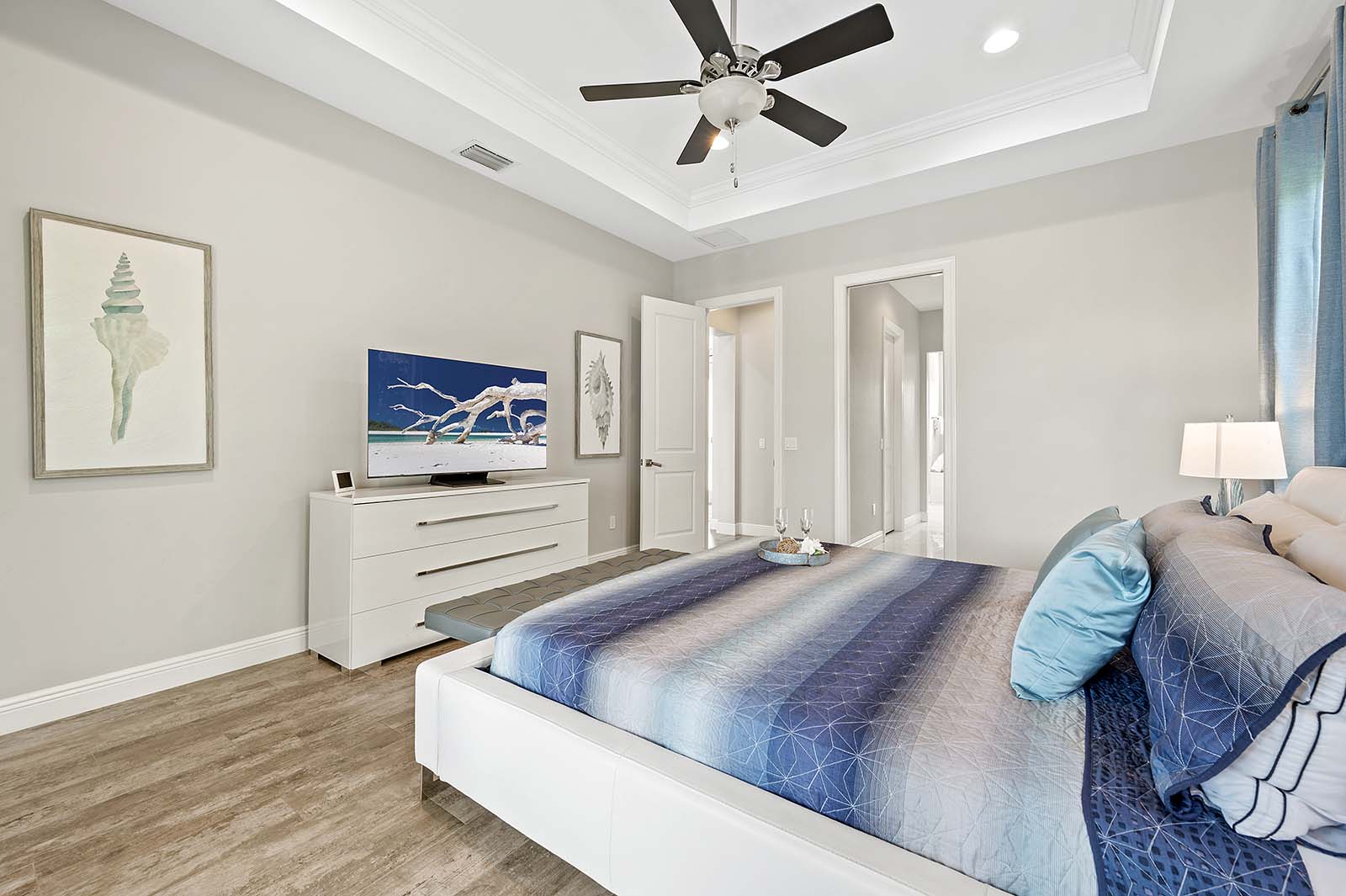 Beheizter Pool auf der Lanai mit Blick auf den Kanal.